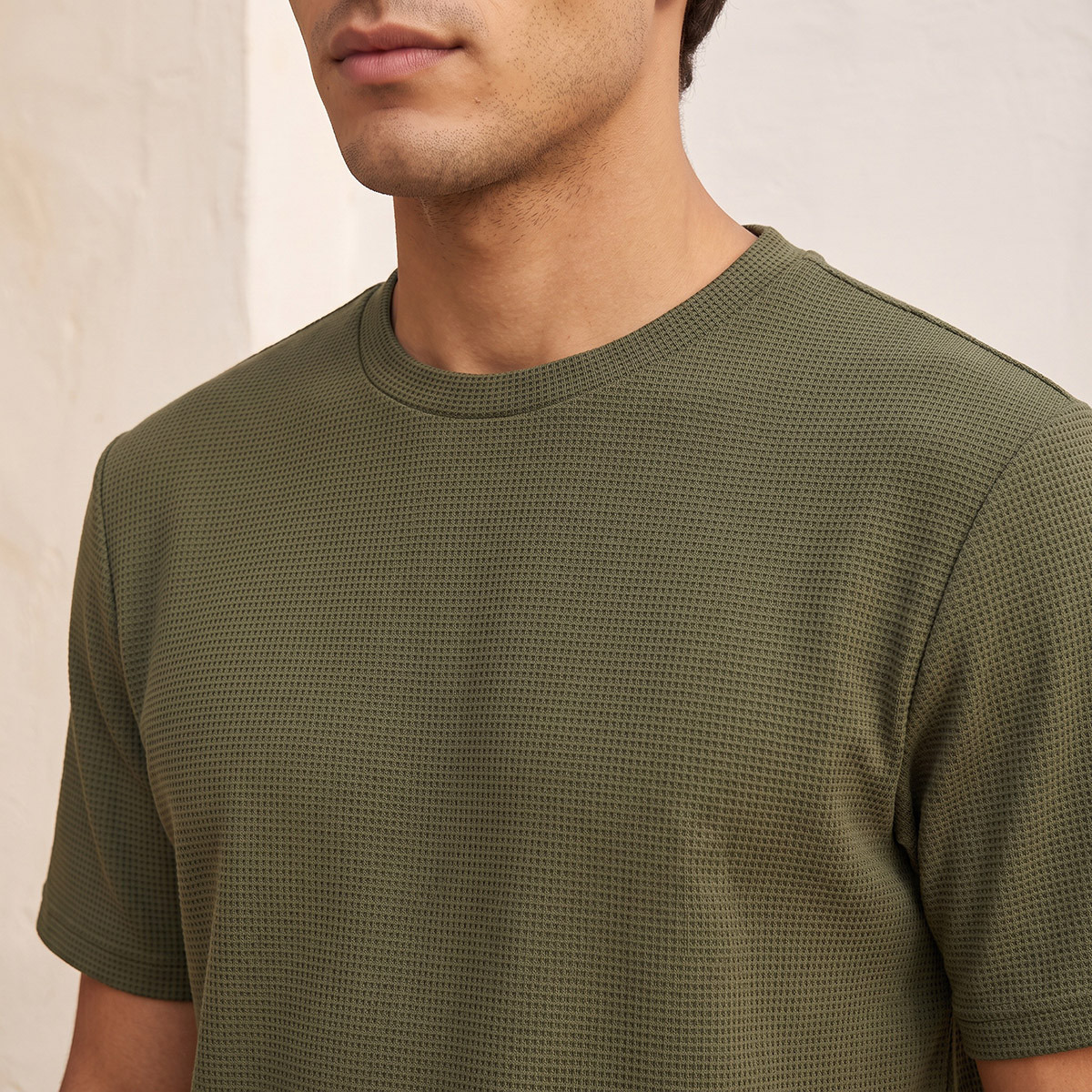 Love Pangolin Waffle Textured T-shirt-men-clothing-sportswearandactivewear-tshirtsandpolos-image-4
