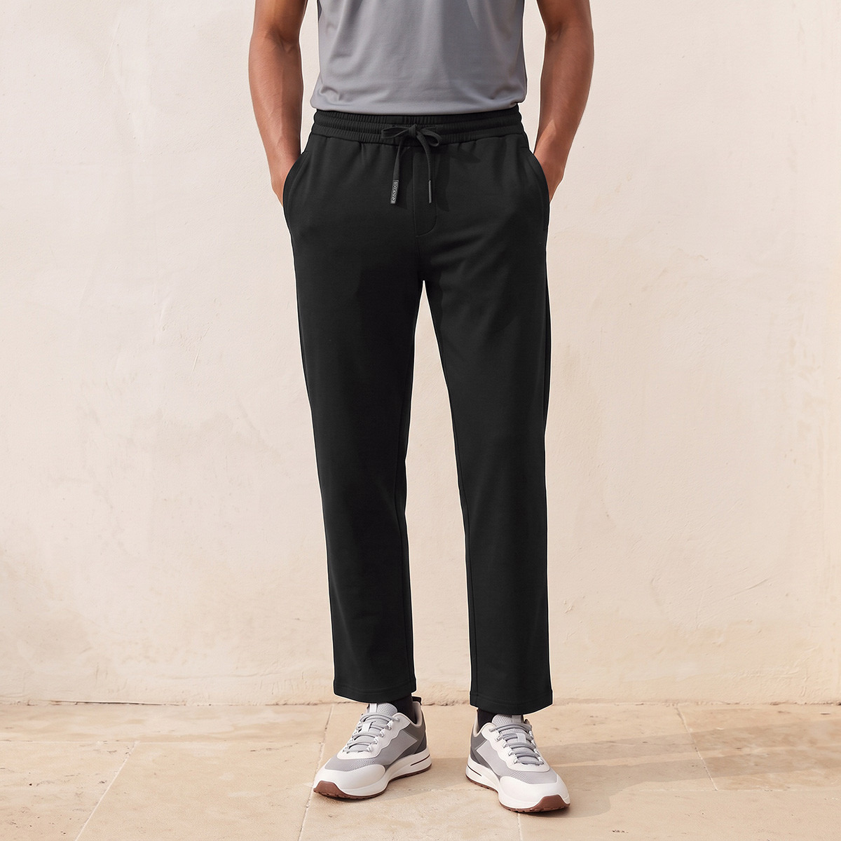 بنطلون رياضي قابل للتمدد في اتجاهين من لوف بانجولين-men-clothing-sportswearandactivewear-bottoms-joggers-image-1