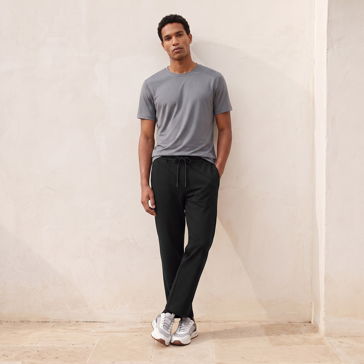 بنطلون رياضي قابل للتمدد في اتجاهين من لوف بانجولين-men-clothing-sportswearandactivewear-bottoms-joggers-image-2