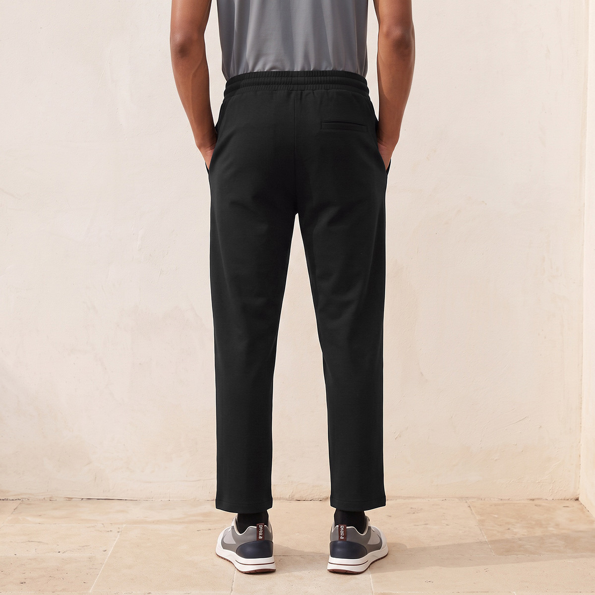 بنطلون رياضي قابل للتمدد في اتجاهين من لوف بانجولين-men-clothing-sportswearandactivewear-bottoms-joggers-image-3