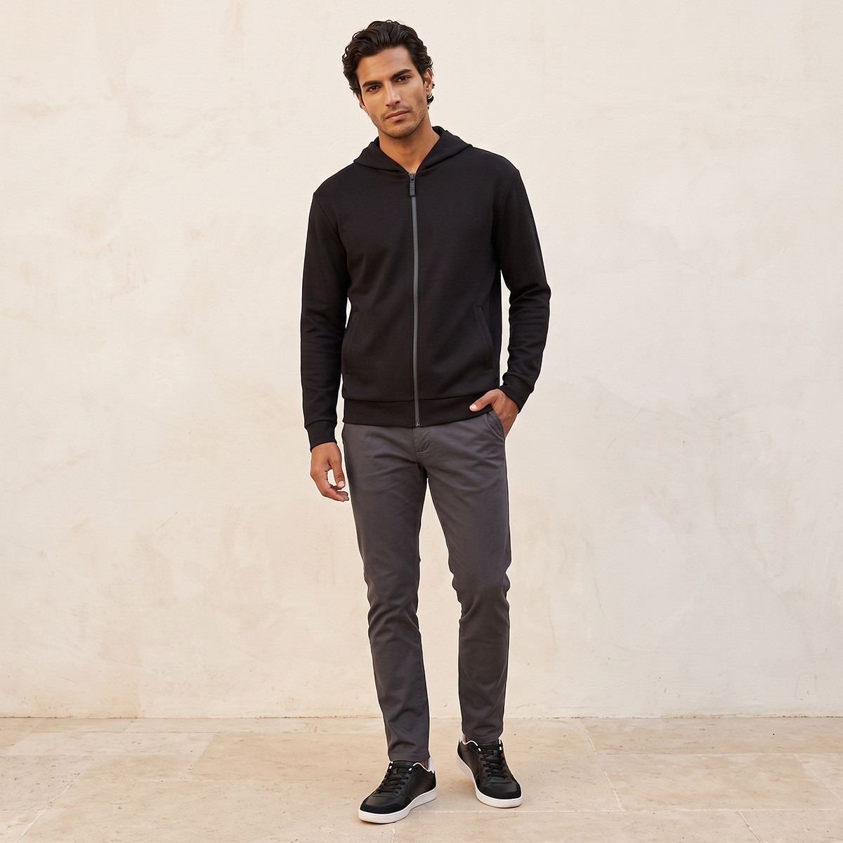 هودي قابل للتمدد في اتجاهين من لوف بانجولين-men-winterwear-hoodiesandsweatshirts-image-2