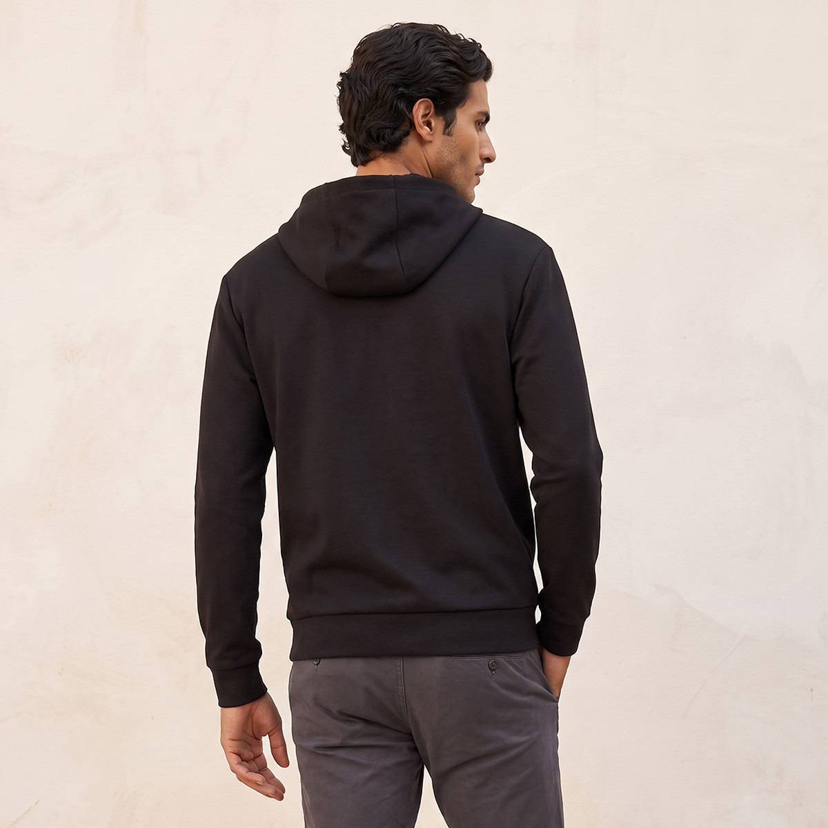هودي قابل للتمدد في اتجاهين من لوف بانجولين-men-winterwear-hoodiesandsweatshirts-image-3