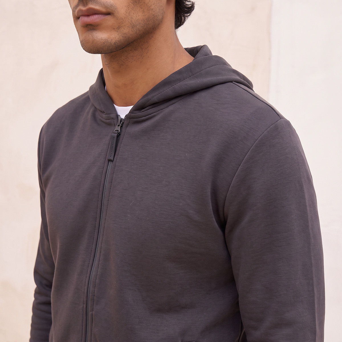 هودي قابل للتمدد في اتجاهين من لوف بانجولين-men-winterwear-hoodiesandsweatshirts-image-4