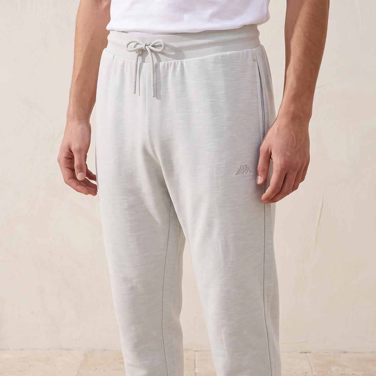 بنطلون رياضي قابل للتمدد في اتجاهين من كابا-men-clothing-sportswearandactivewear-bottoms-joggers-image-2