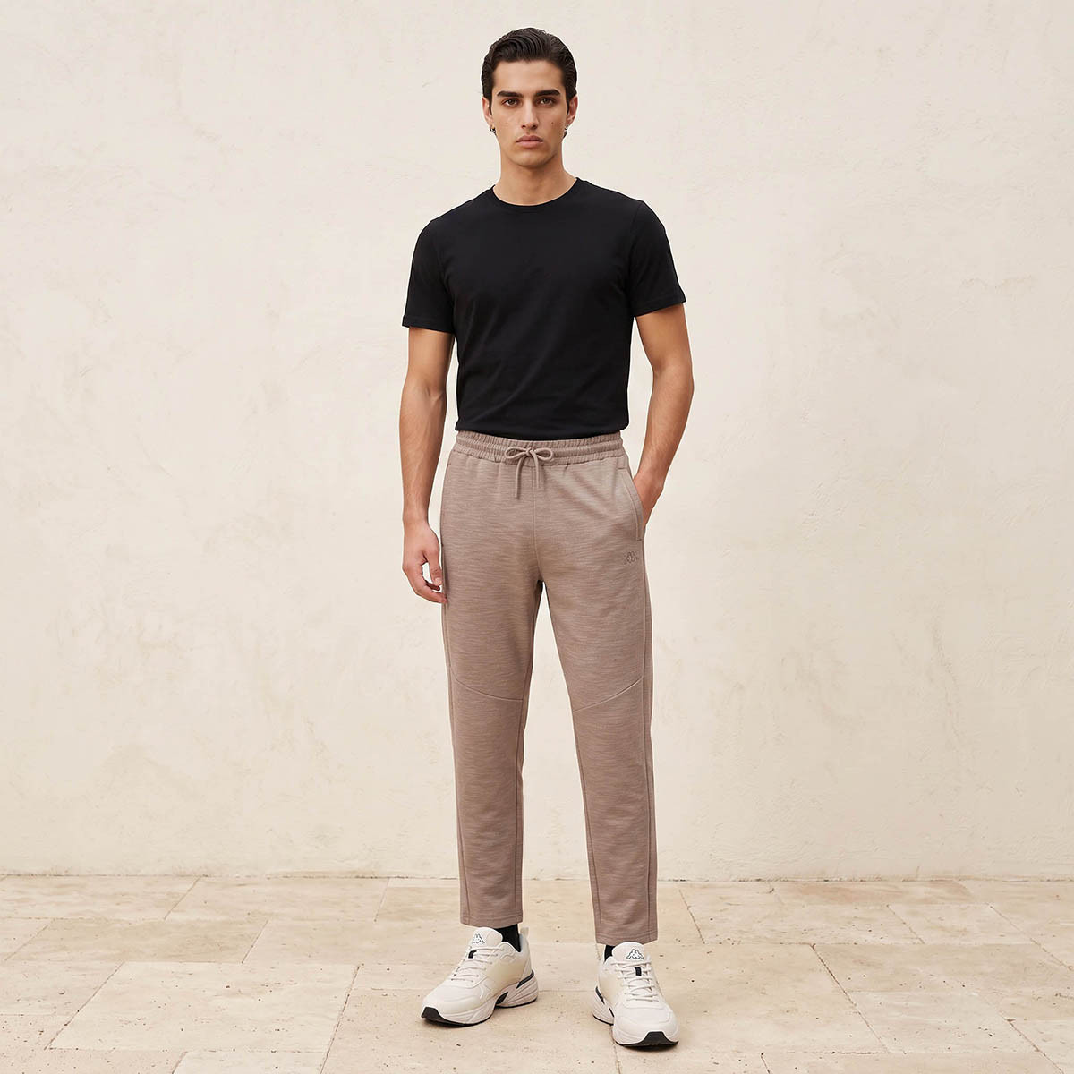 بنطلون رياضي قابل للتمدد في اتجاهين من كابا-men-clothing-sportswearandactivewear-bottoms-joggers-image-5