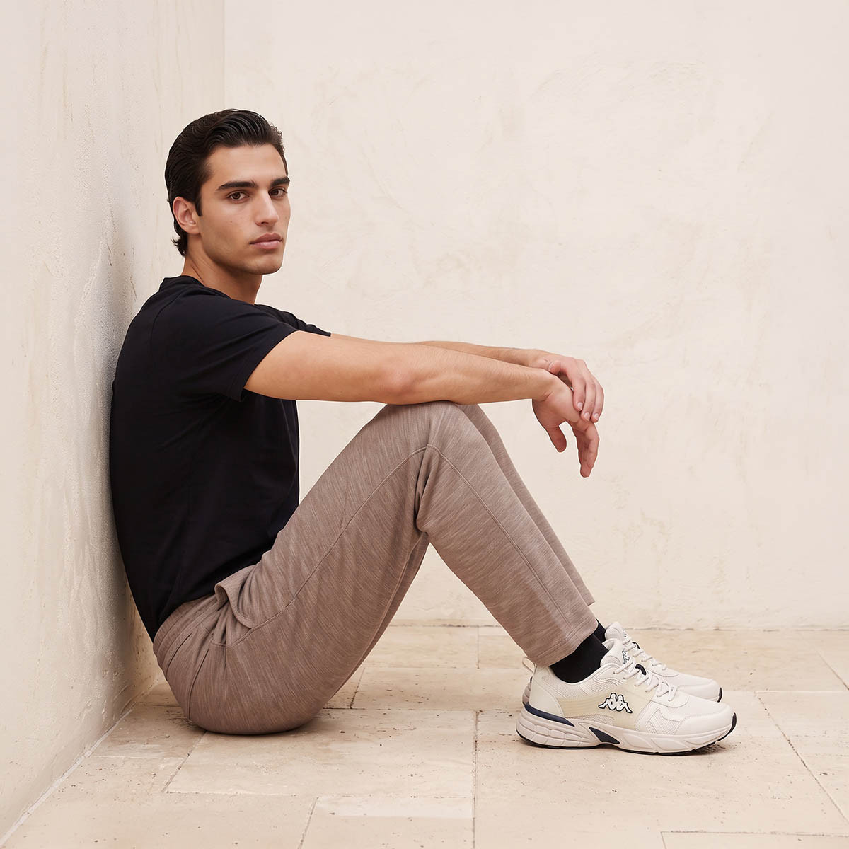 بنطلون رياضي قابل للتمدد في اتجاهين من كابا-men-clothing-sportswearandactivewear-bottoms-joggers-image-6