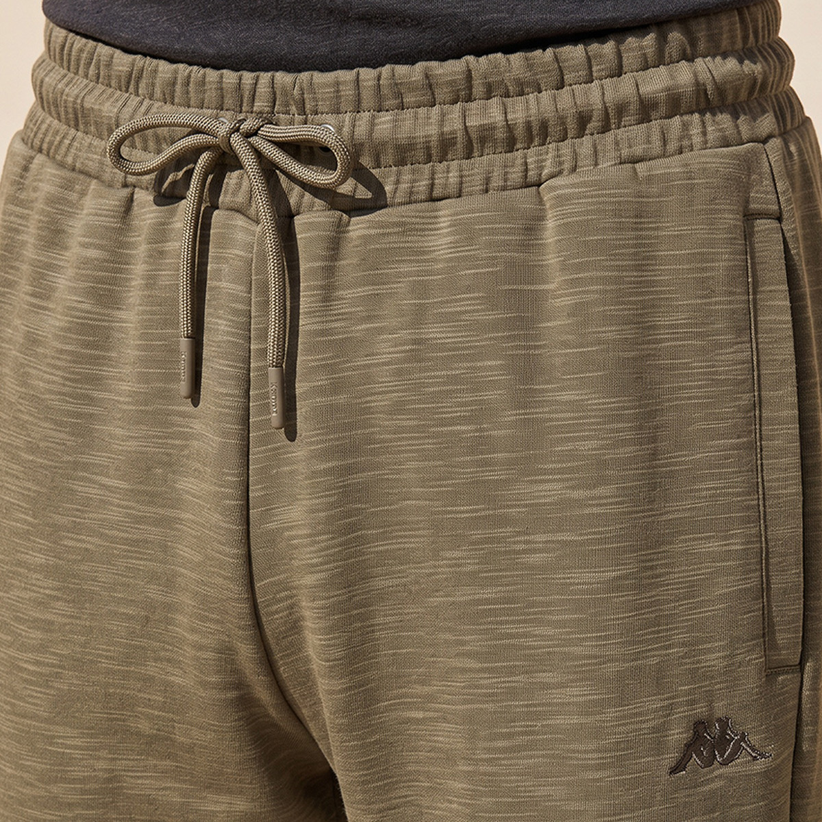 بنطلون رياضي قابل للتمدد في اتجاهين من كابا-men-clothing-sportswearandactivewear-bottoms-joggers-image-4