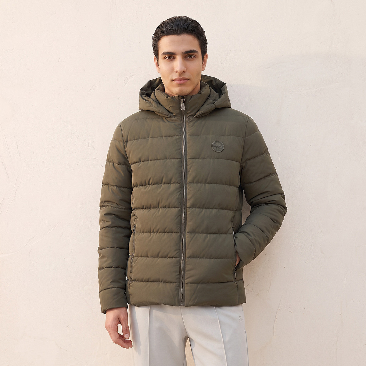 جاكيت منفوخ بغطاء رأس من كابا-men-clothing-jacketsandblazers-jackets-image-1