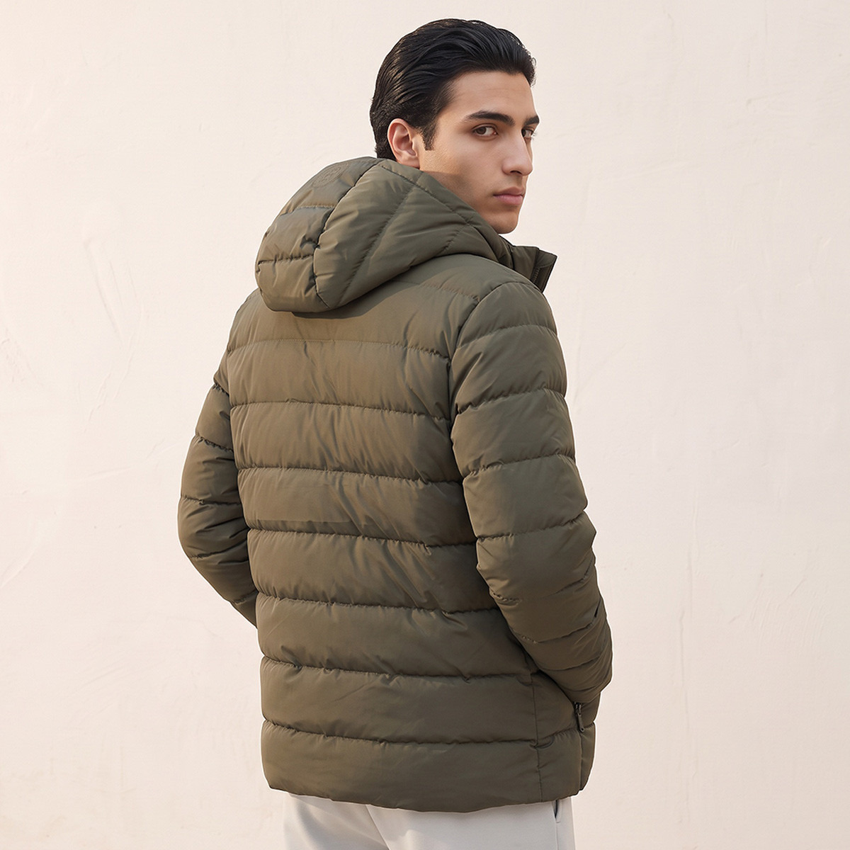 جاكيت منفوخ بغطاء رأس من كابا-men-clothing-jacketsandblazers-jackets-image-3