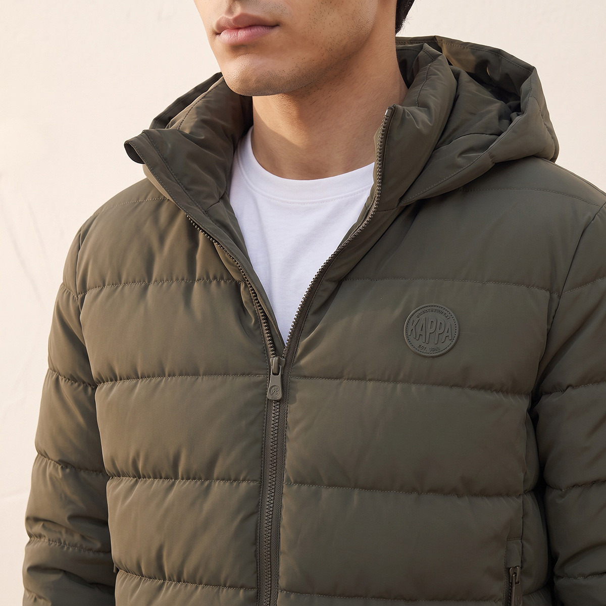جاكيت منفوخ بغطاء رأس من كابا-men-clothing-jacketsandblazers-jackets-image-4