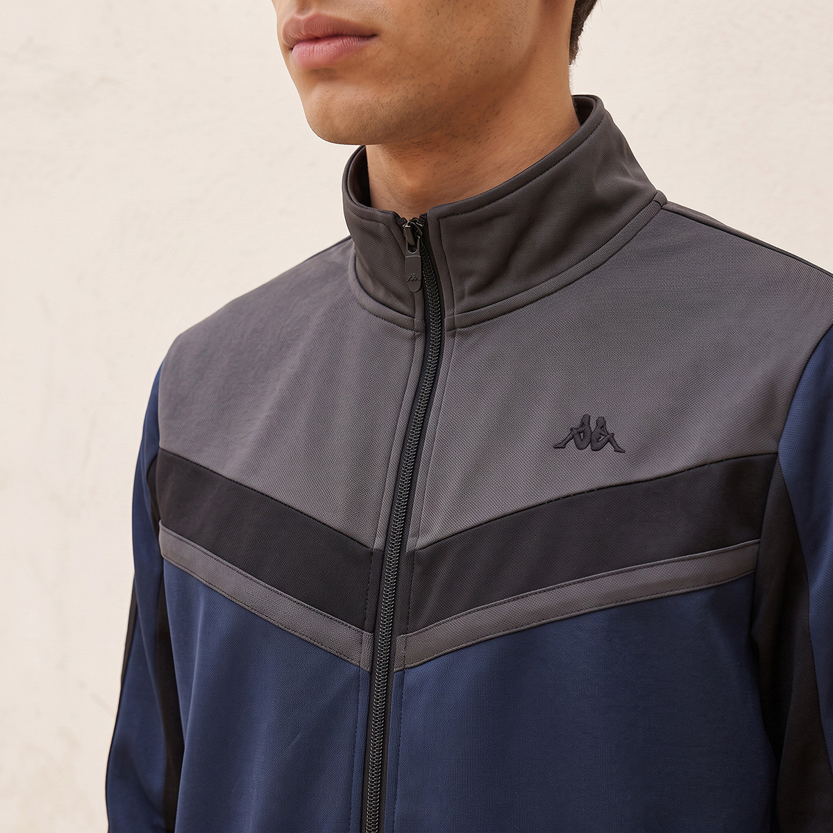 Kappa Jacket with Colourblock Panel-men-clothing-jacketsandblazers-jackets-image-4