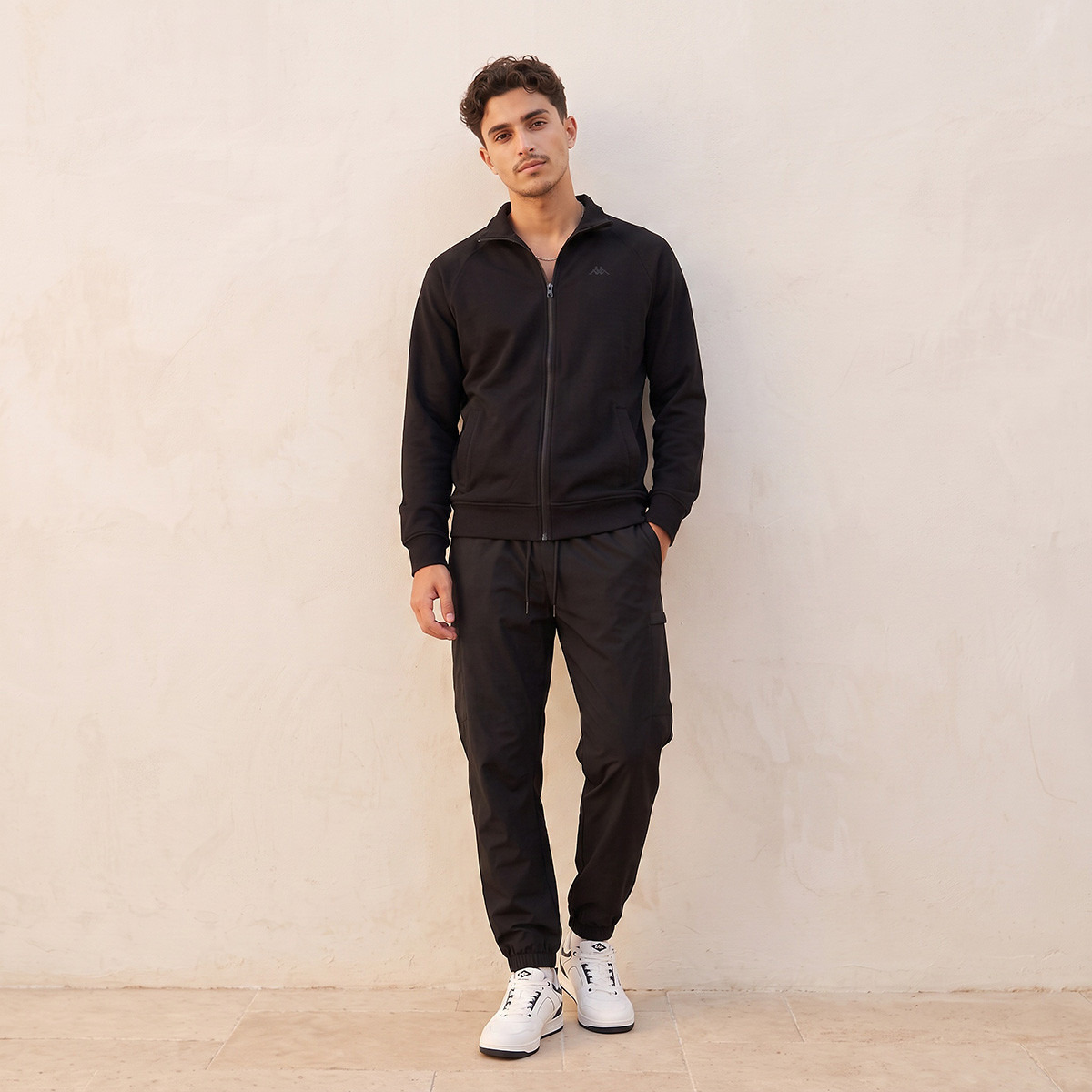 بنطلون رياضي كارجو قابل للتمدد في اتجاهين من كابا-men-clothing-sportswearandactivewear-bottoms-joggers-image-2
