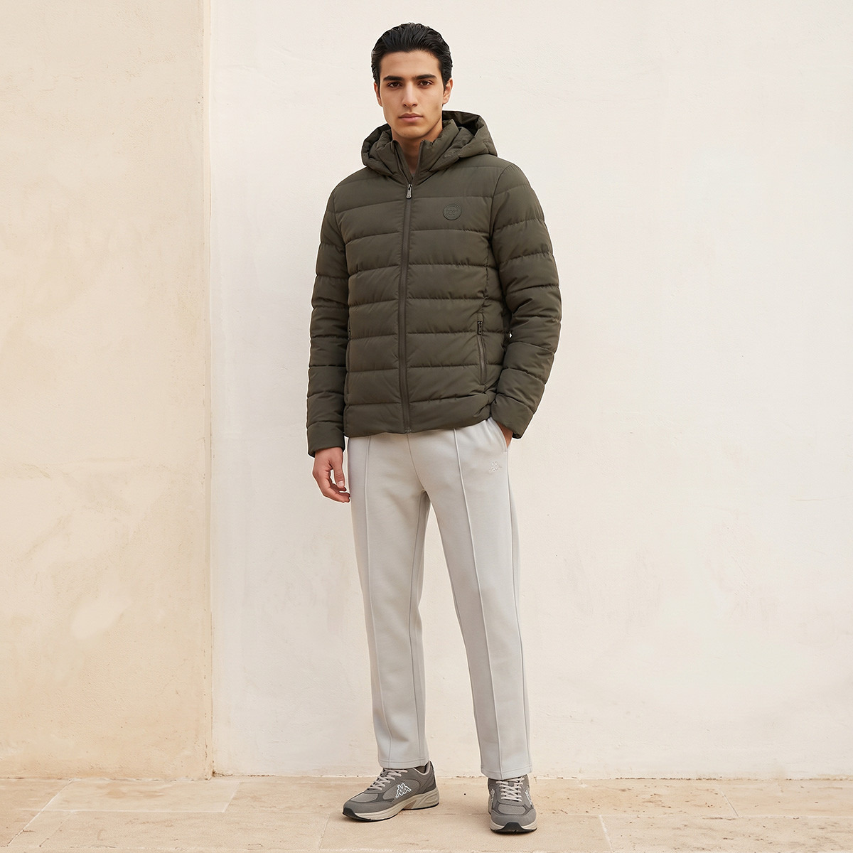 بنطلون رياضي بمرونة ثنائية الاتجاه من كابا-men-clothing-sportswearandactivewear-bottoms-joggers-image-2