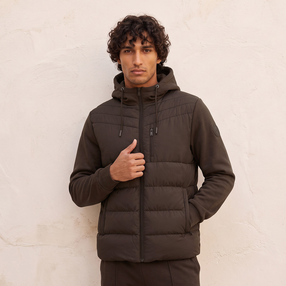 جاكيت منفوخ بغطاء رأس من كابا-men-clothing-jacketsandblazers-jackets-image-1