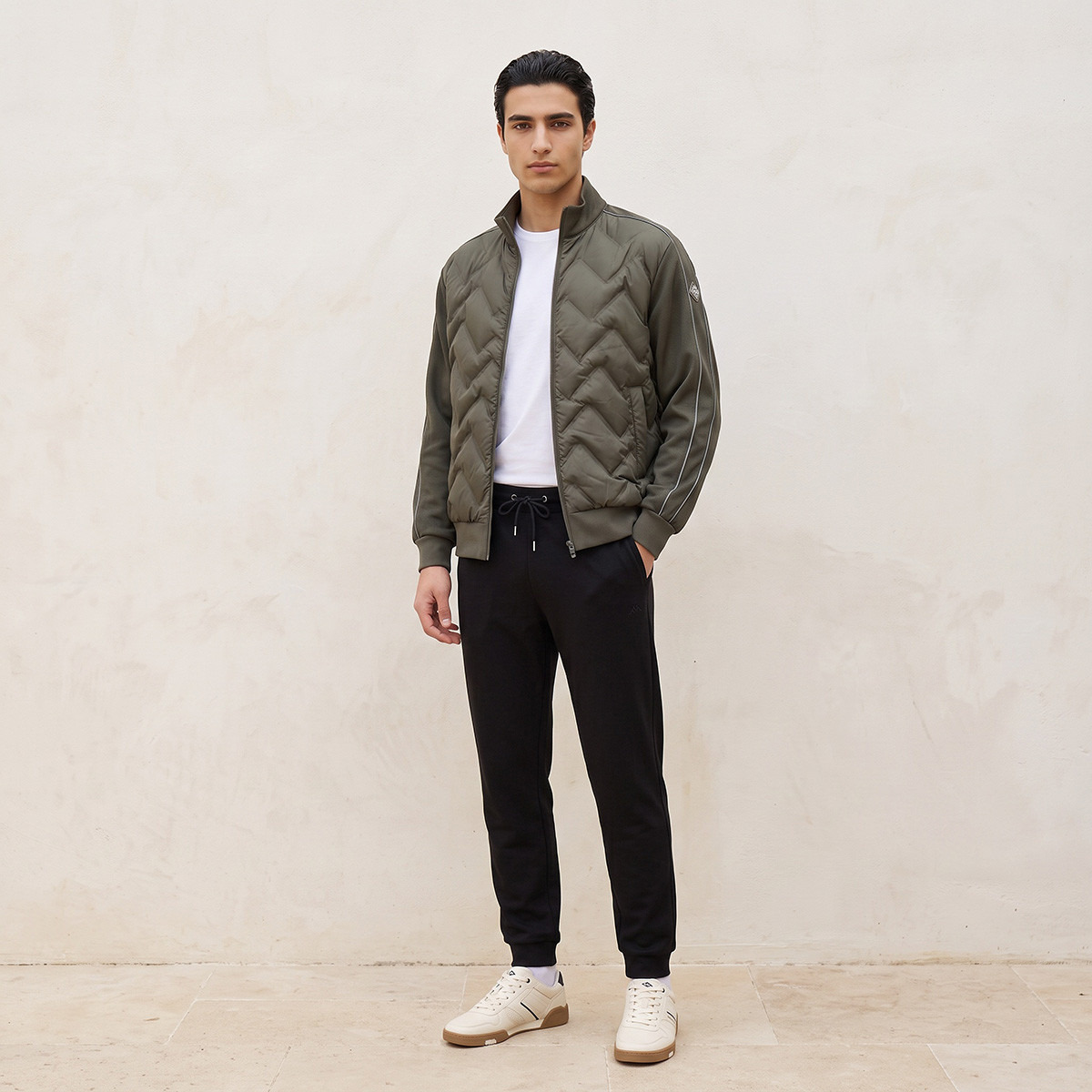 جاكيت مبطن بياقة عالية من كابا-men-clothing-jacketsandblazers-jackets-image-2