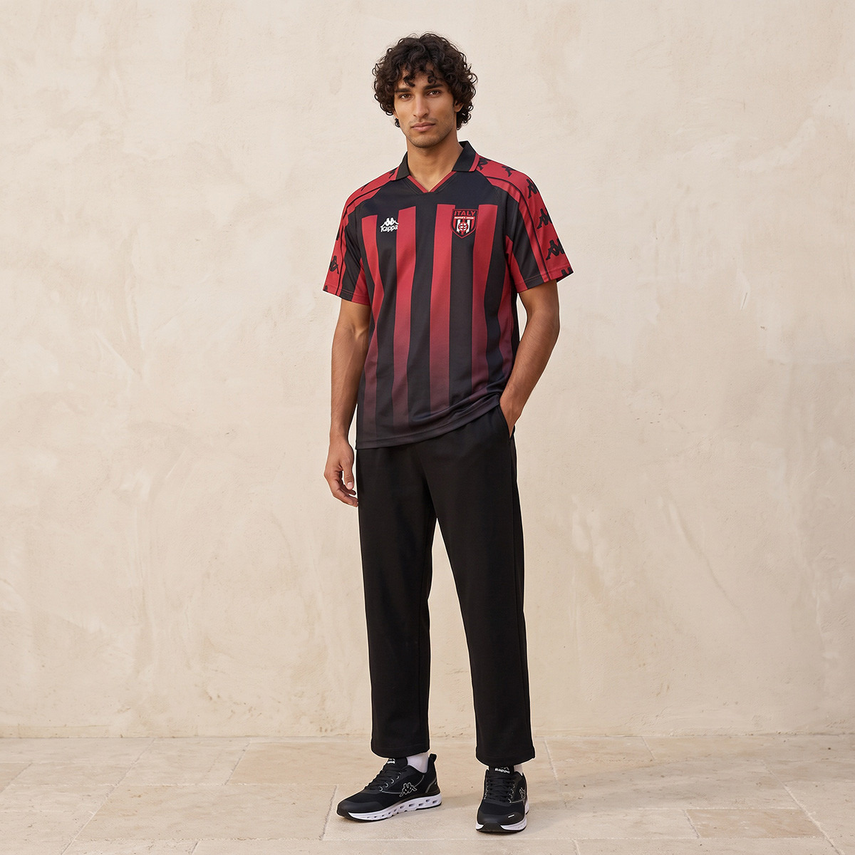 تيشيرت بولو رياضي ناعم الملمس من كابا-men-clothing-sportswearandactivewear-tshirtsandpolos-image-2