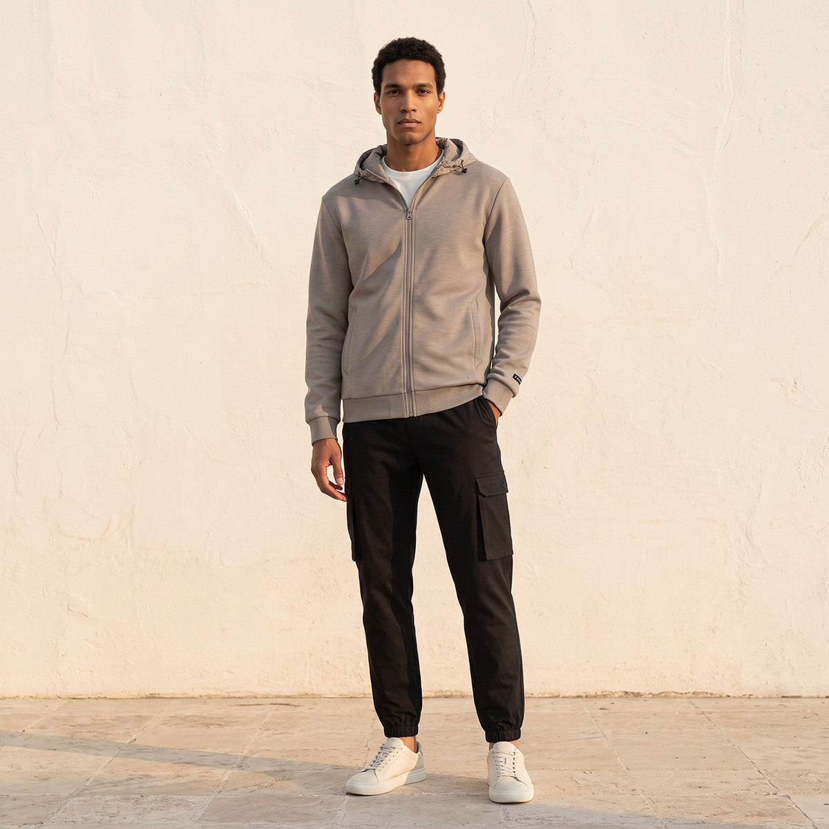 هودي بسحاب كامل ومرونة ثنائية الاتجاه من لاف بانجولين-men-winterwear-hoodiesandsweatshirts-image-2