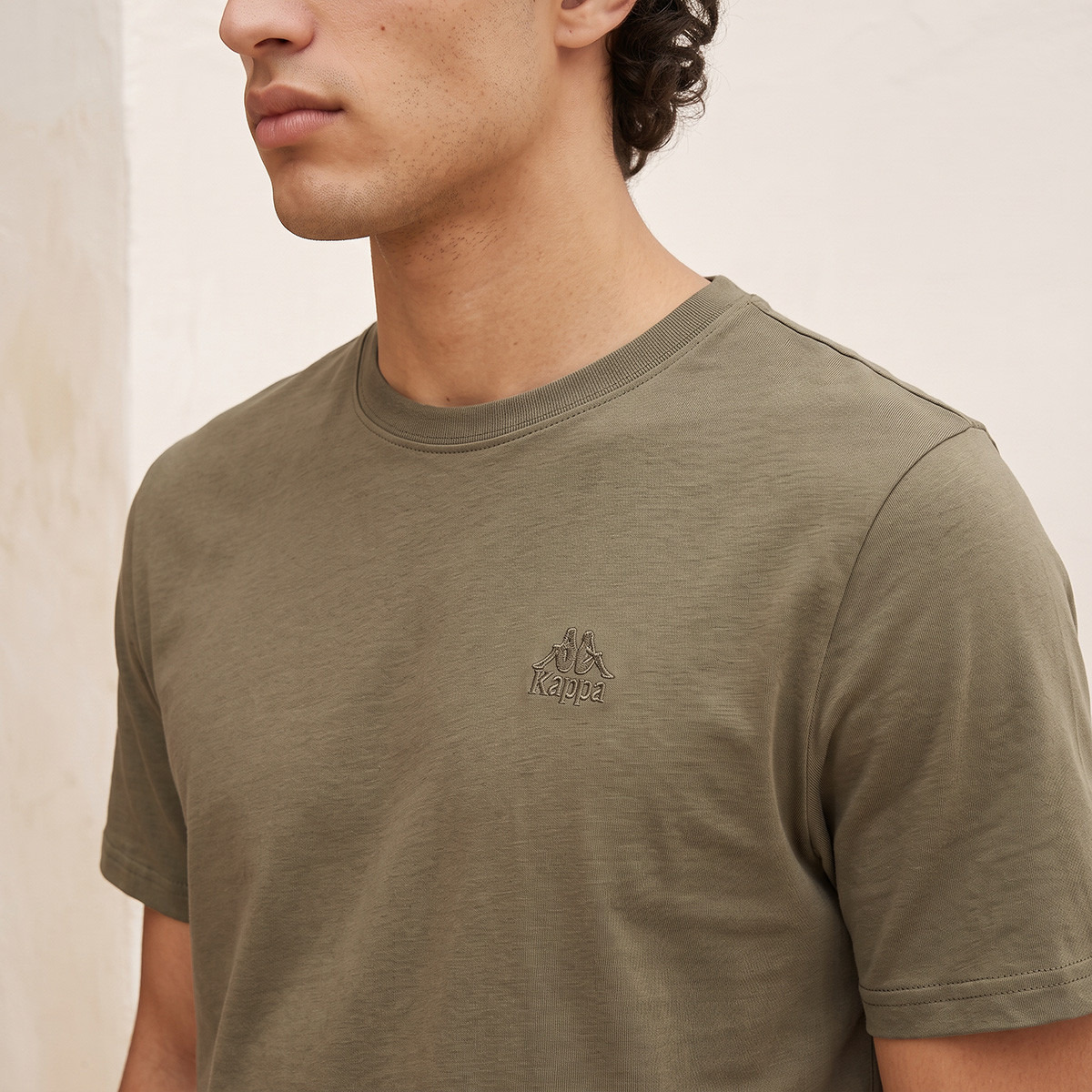 تيشيرت قابل للتمدد في اتجاهين من كابا-men-clothing-sportswearandactivewear-tshirtsandpolos-image-4