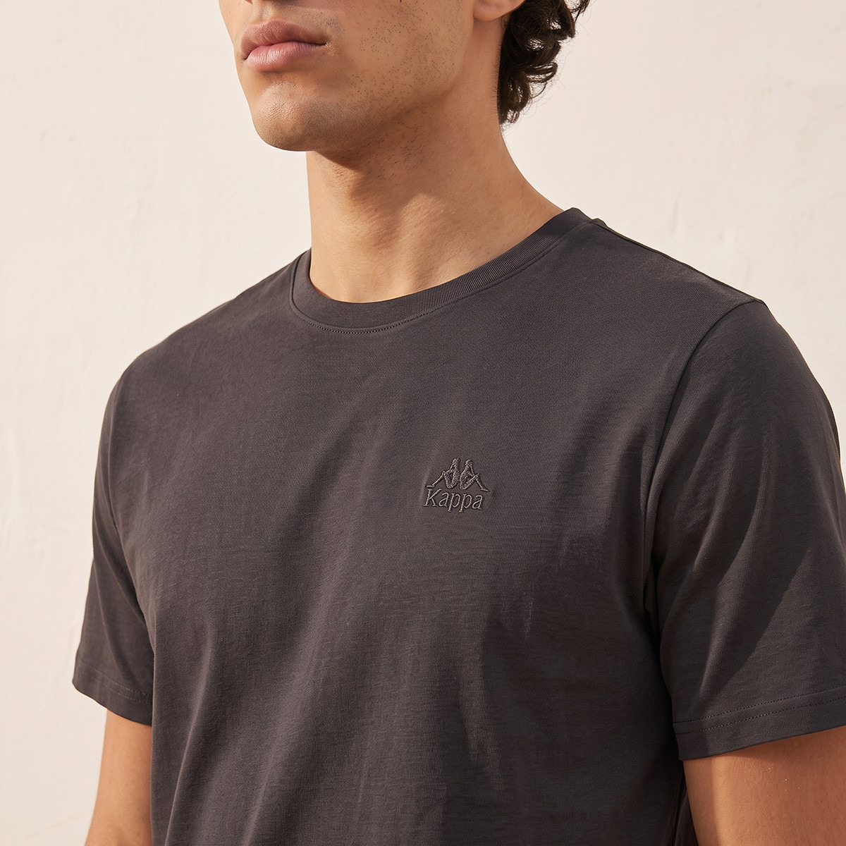 تيشيرت قابل للتمدد في اتجاهين من كابا-men-clothing-sportswearandactivewear-tshirtsandpolos-image-4