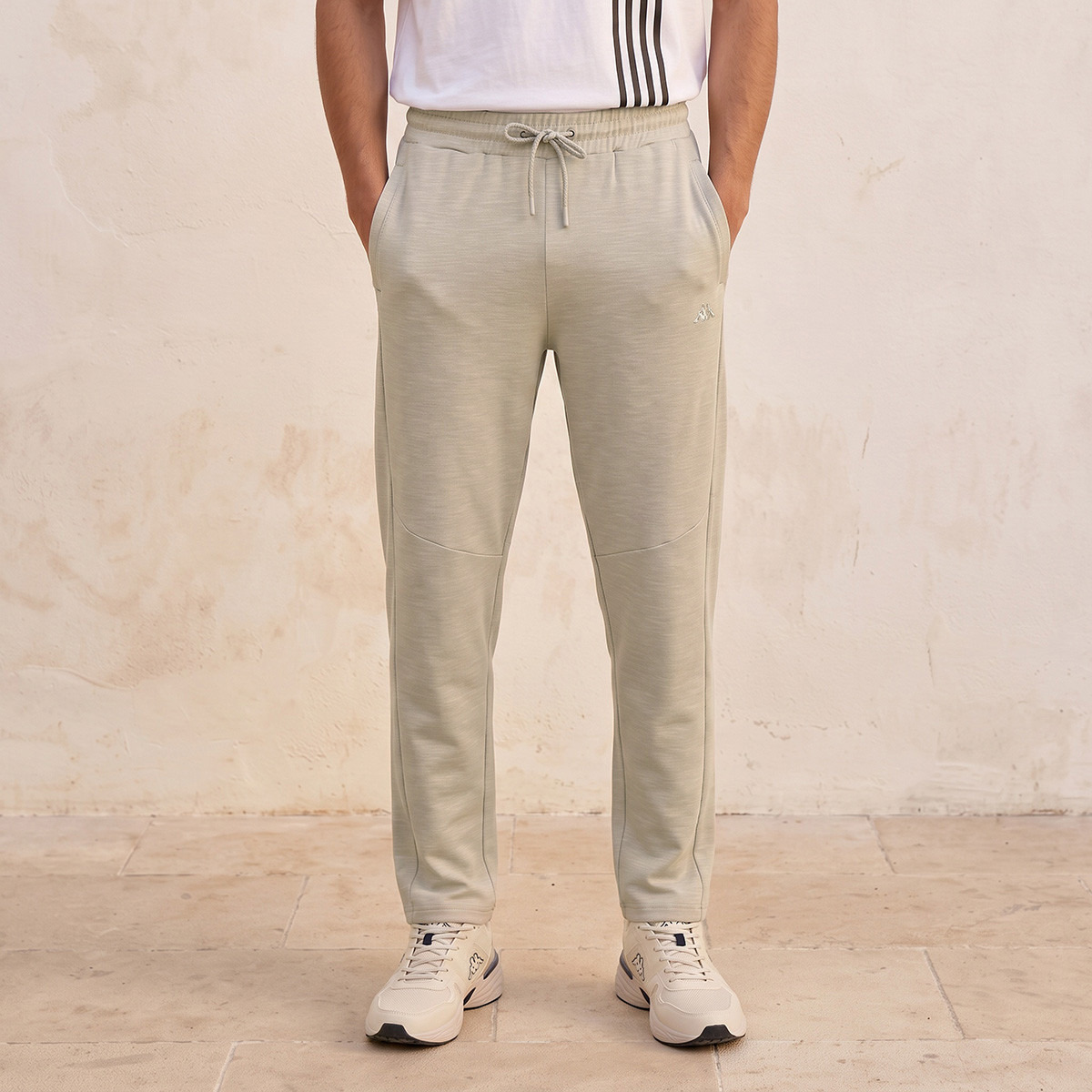 بنطلون بقصة مستقيمة وخصر مرن من كابا-men-clothing-bottoms-joggers-image-1