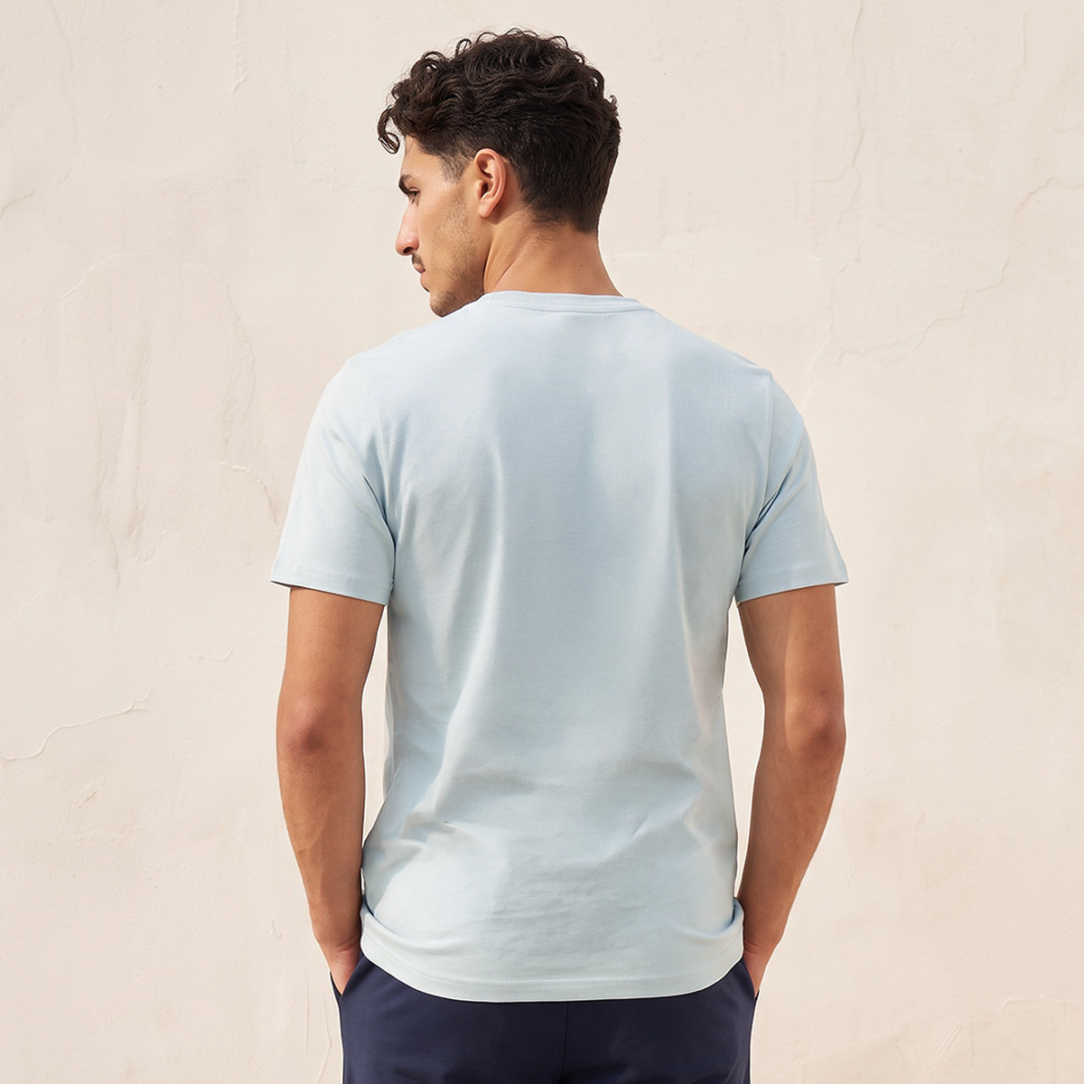 تيشيرت بقصة عادية وياقة ضيقة من كابا-men-clothing-sportswearandactivewear-tshirtsandpolos-image-3
