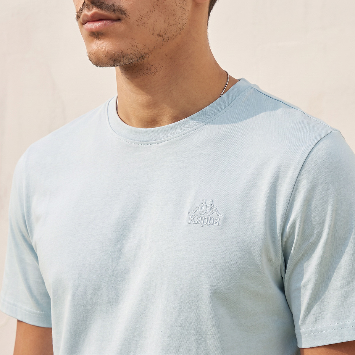 تيشيرت بقصة عادية وياقة ضيقة من كابا-men-clothing-sportswearandactivewear-tshirtsandpolos-image-4