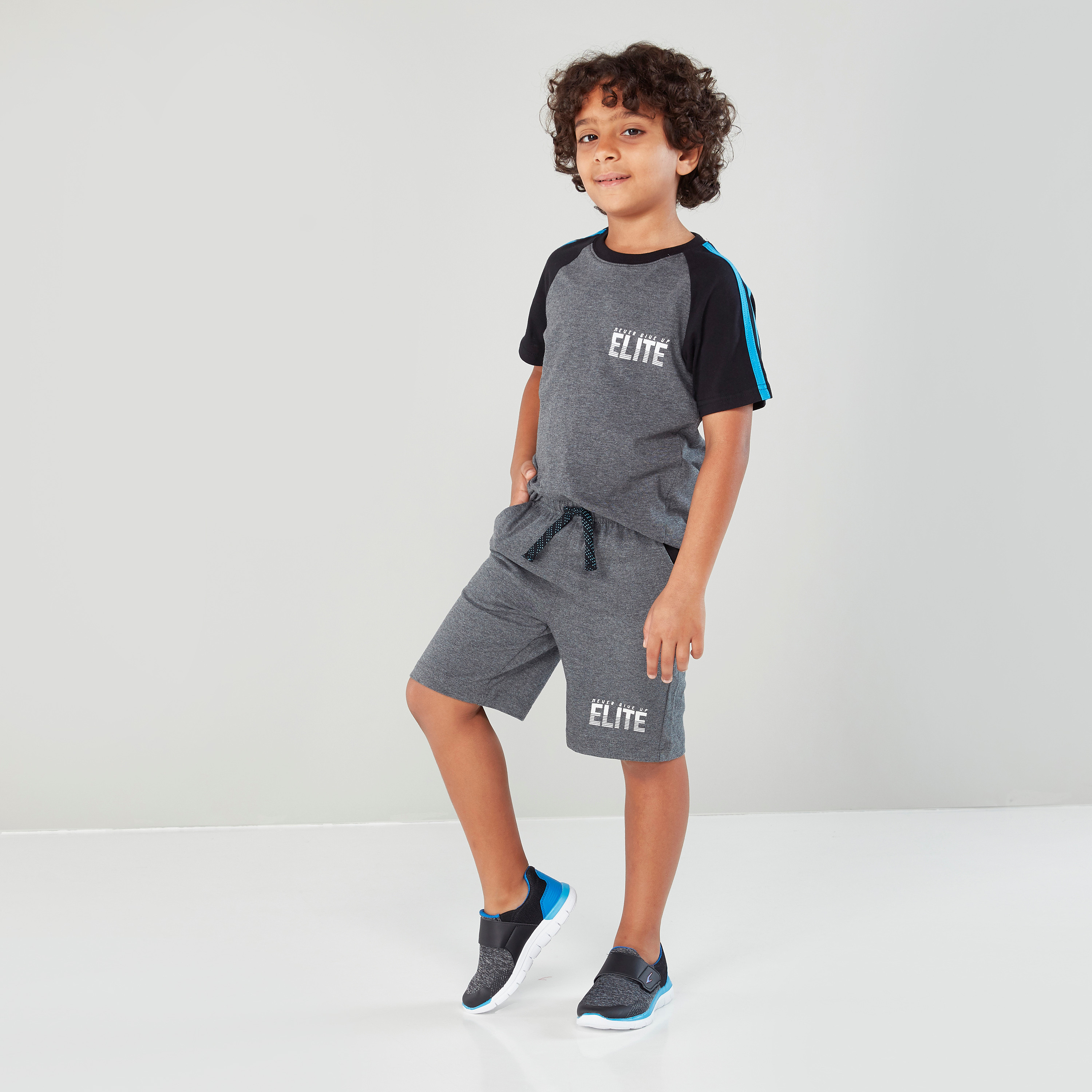 شورت بطبعات ورباط من بوسيني-cpkids-clothing-boys-bottoms-shorts-image-1