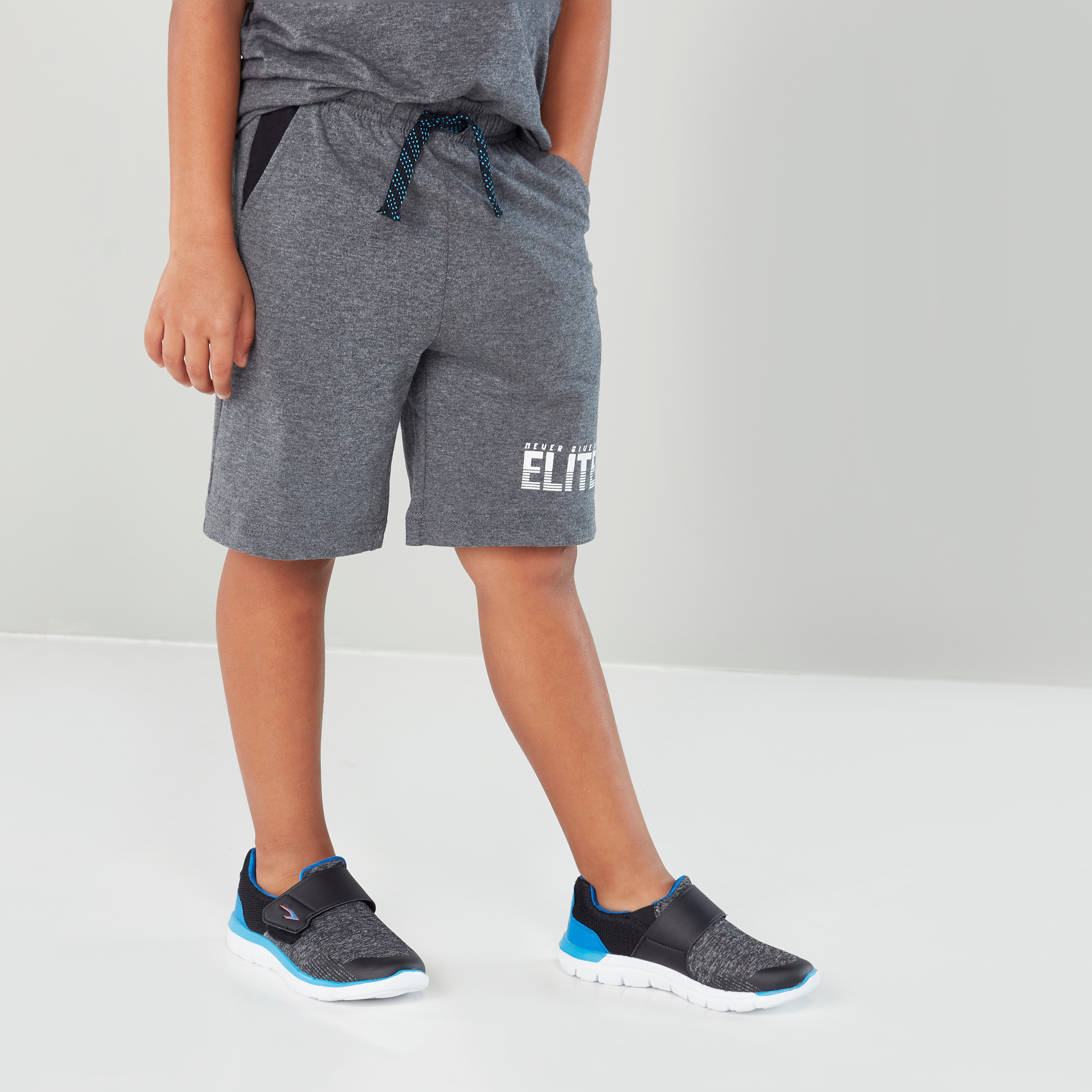 شورت بطبعات ورباط من بوسيني-cpkids-clothing-boys-bottoms-shorts-image-2