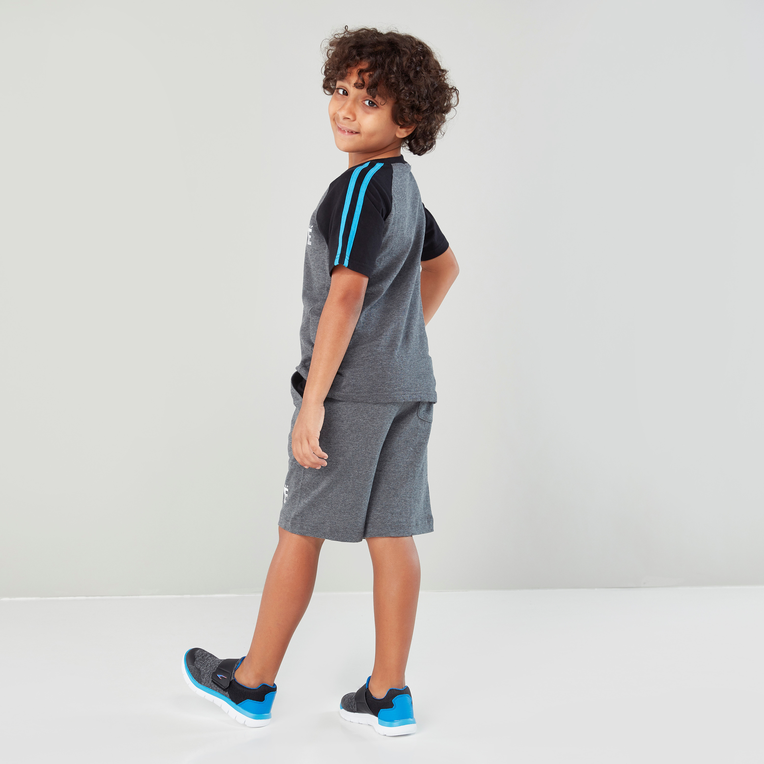شورت بطبعات ورباط من بوسيني-cpkids-clothing-boys-bottoms-shorts-image-3