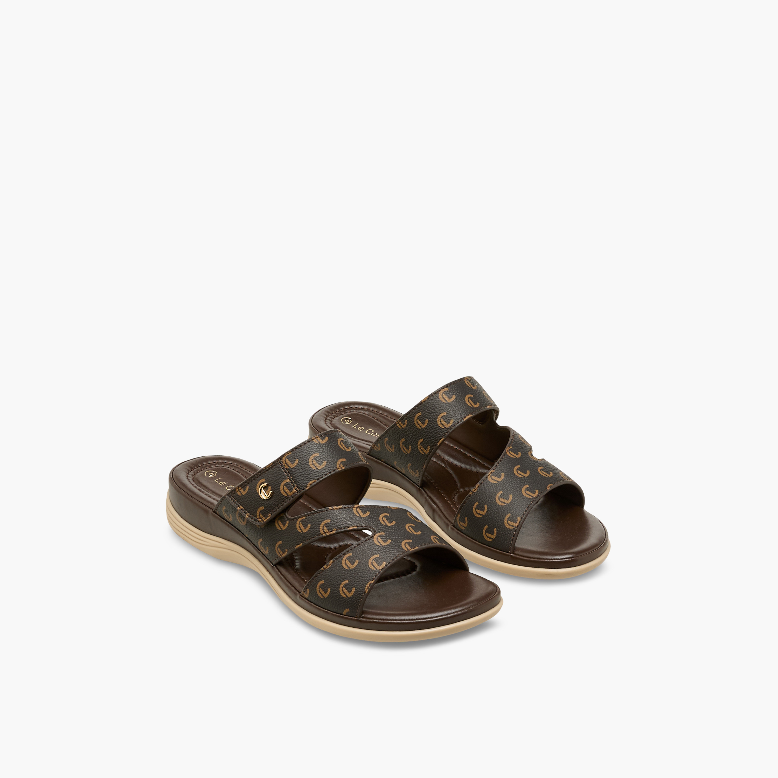 صندل بطبعات مونوجرام للنساء من لو كونفورت-women-shoes-flats-sandals-image-1