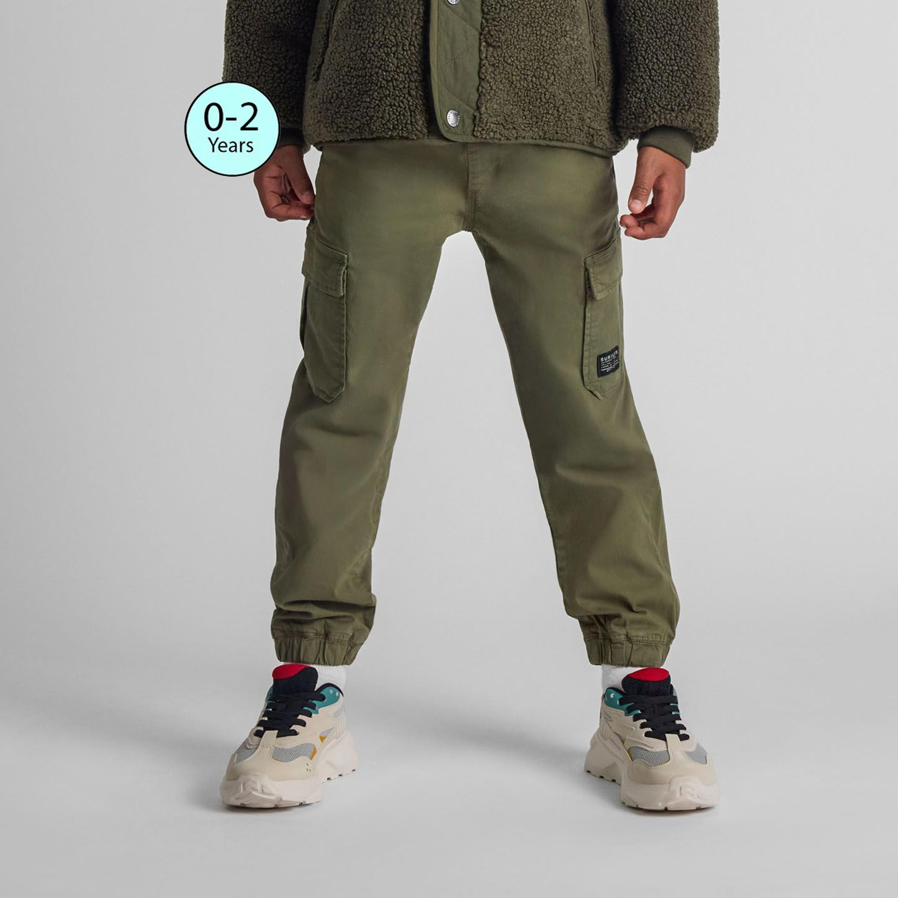 بنطلون كارجو من مزيج القطن المنقوش بخصر مطاطي ورباط من مينوتي-boys-clothing-bottoms-trousers-image-1