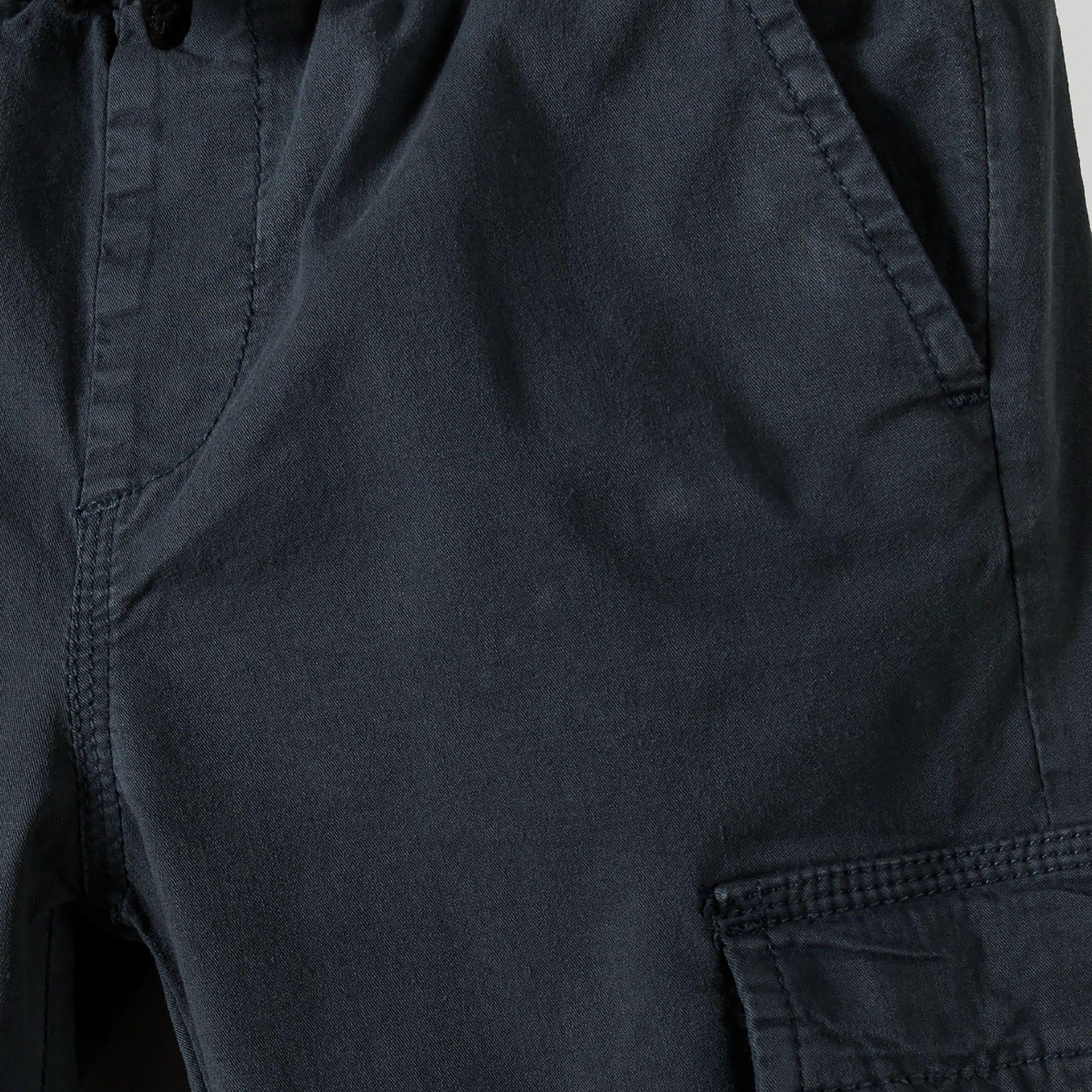 بنطلون كارجو من مزيج القطن المنقوش بخصر مطاطي ورباط من مينوتي-boys-clothing-bottoms-trousers-image-4