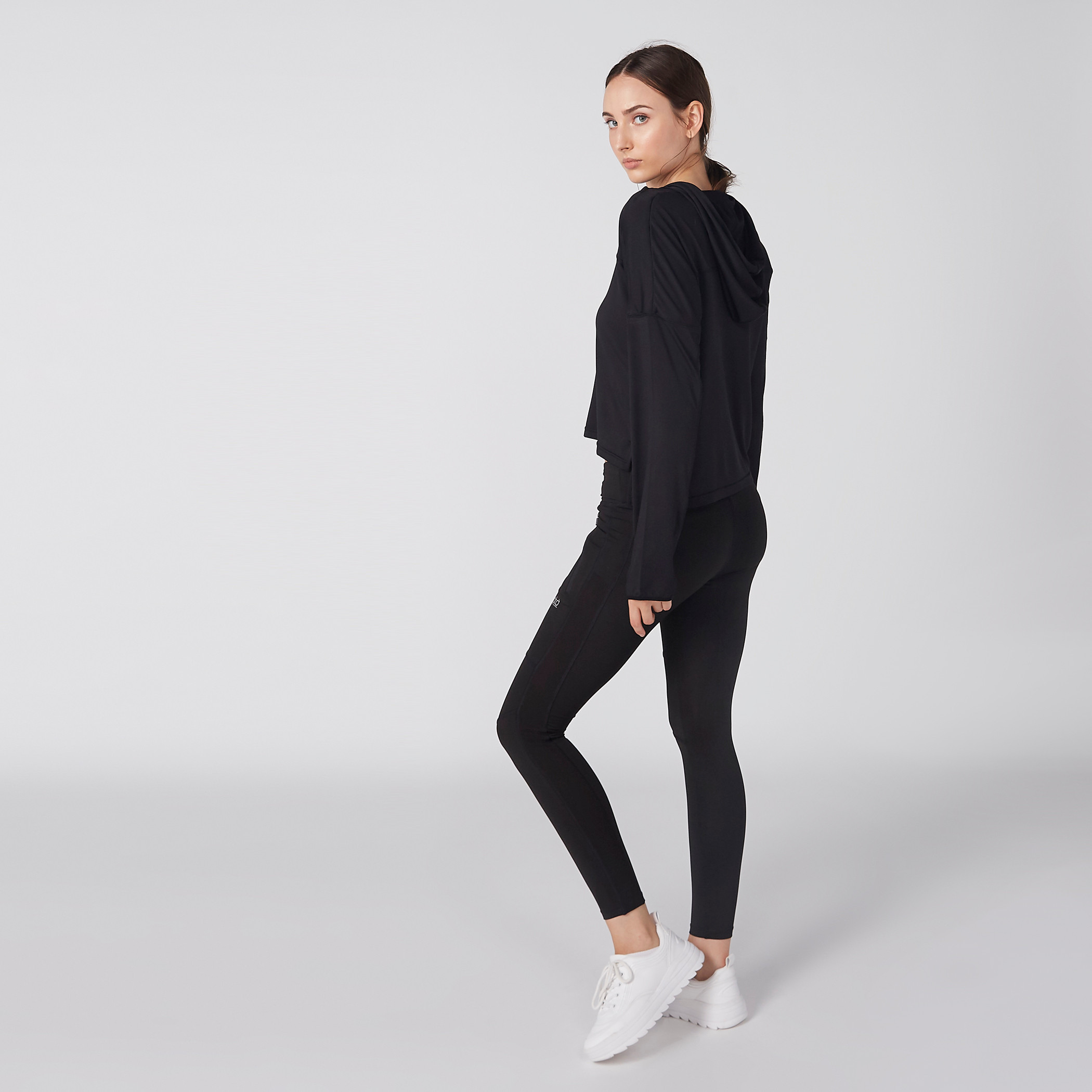 تيشيرت بقبعة وأكمام طويلة وطبعات وفتحة أصبع-sports-women-clothing-tshirtsandvests-image-1