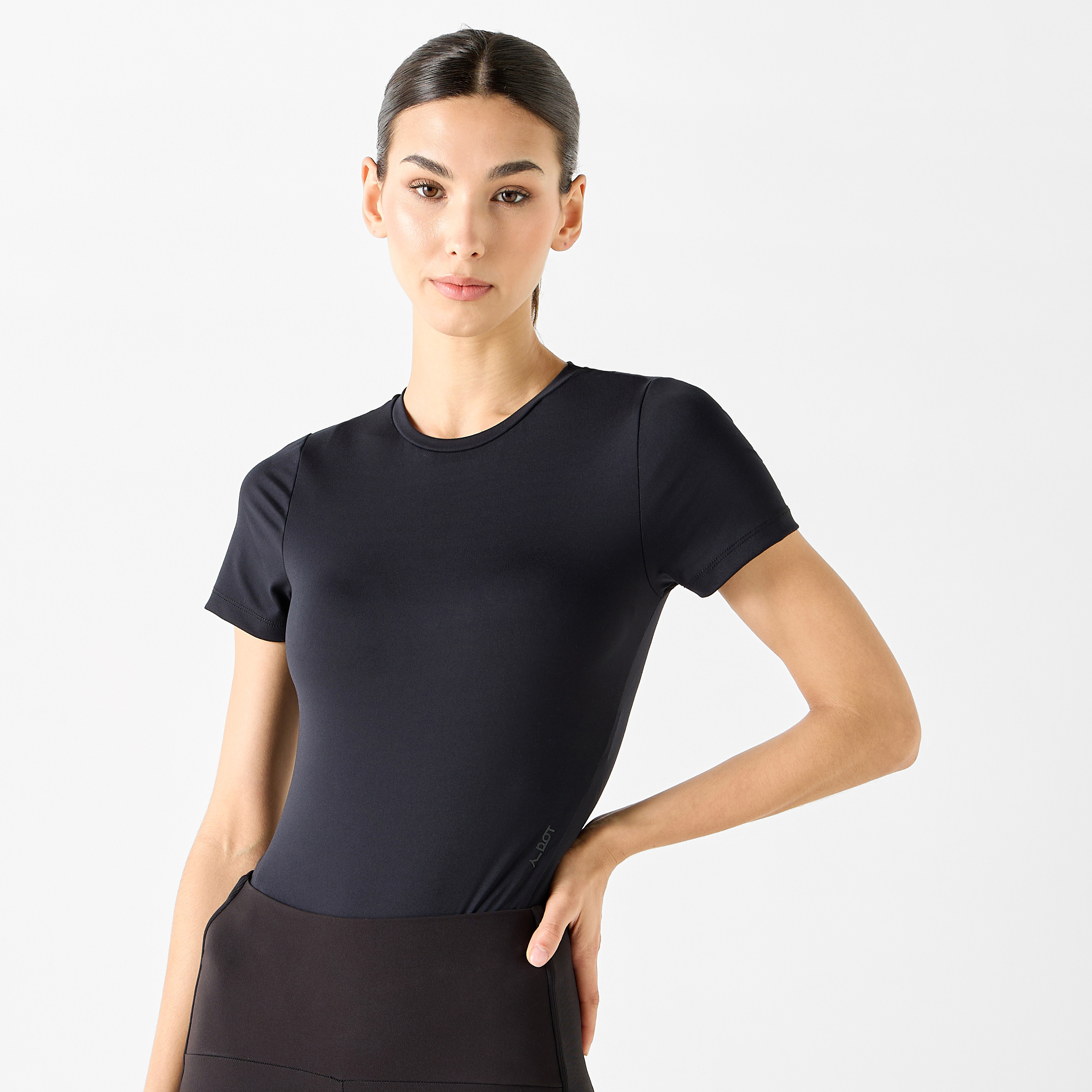 بودي سوت بياقة ضيقة وأكمام قصيرة-women-clothing-tshirts-image-1