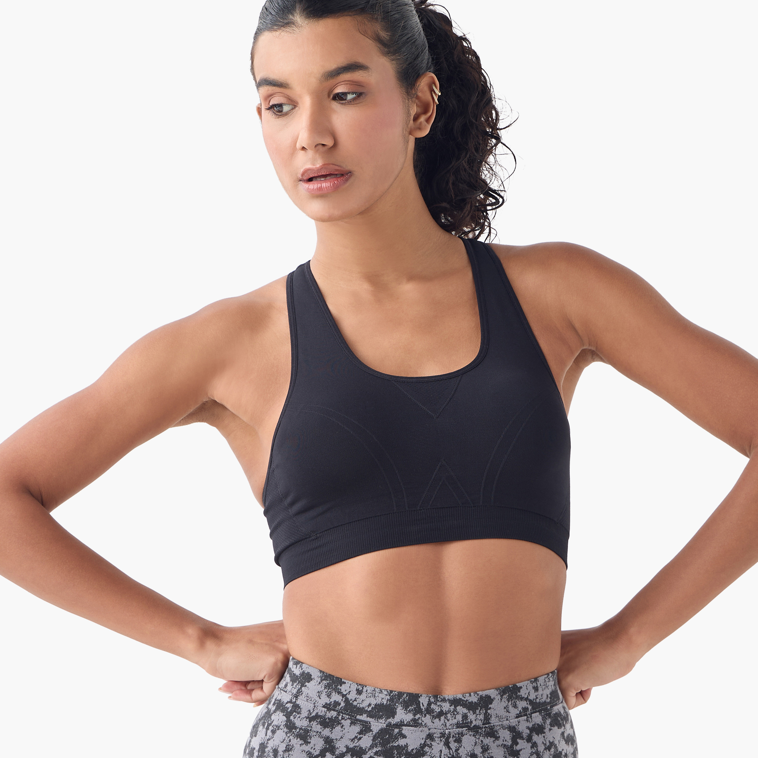 صدرية رياضية بارزة الملمس بظهر متقاطع-women-clothing-sportswearandactivewear-sportsbras-image-1