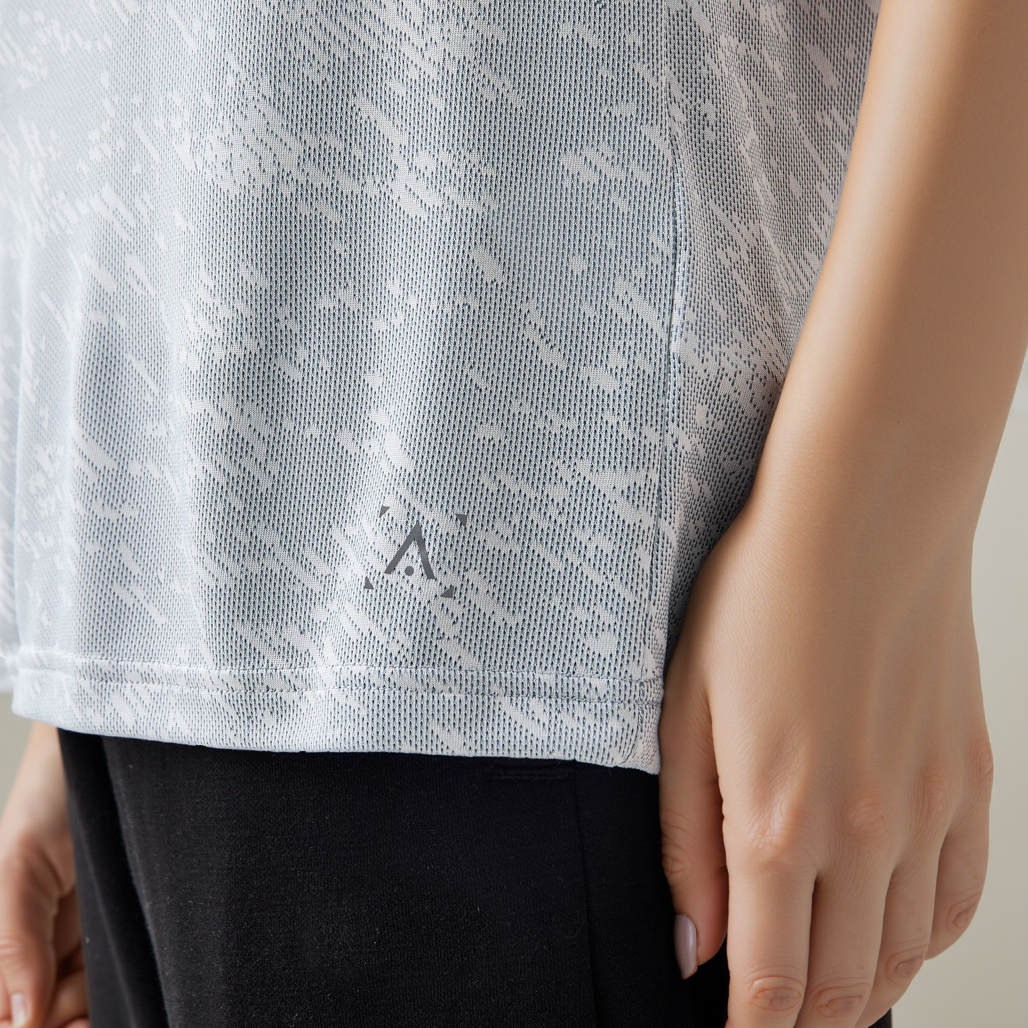 Jacquard Textured Round Neck T-shirt with Short Sleeves-women-clothing-tshirts-image-4