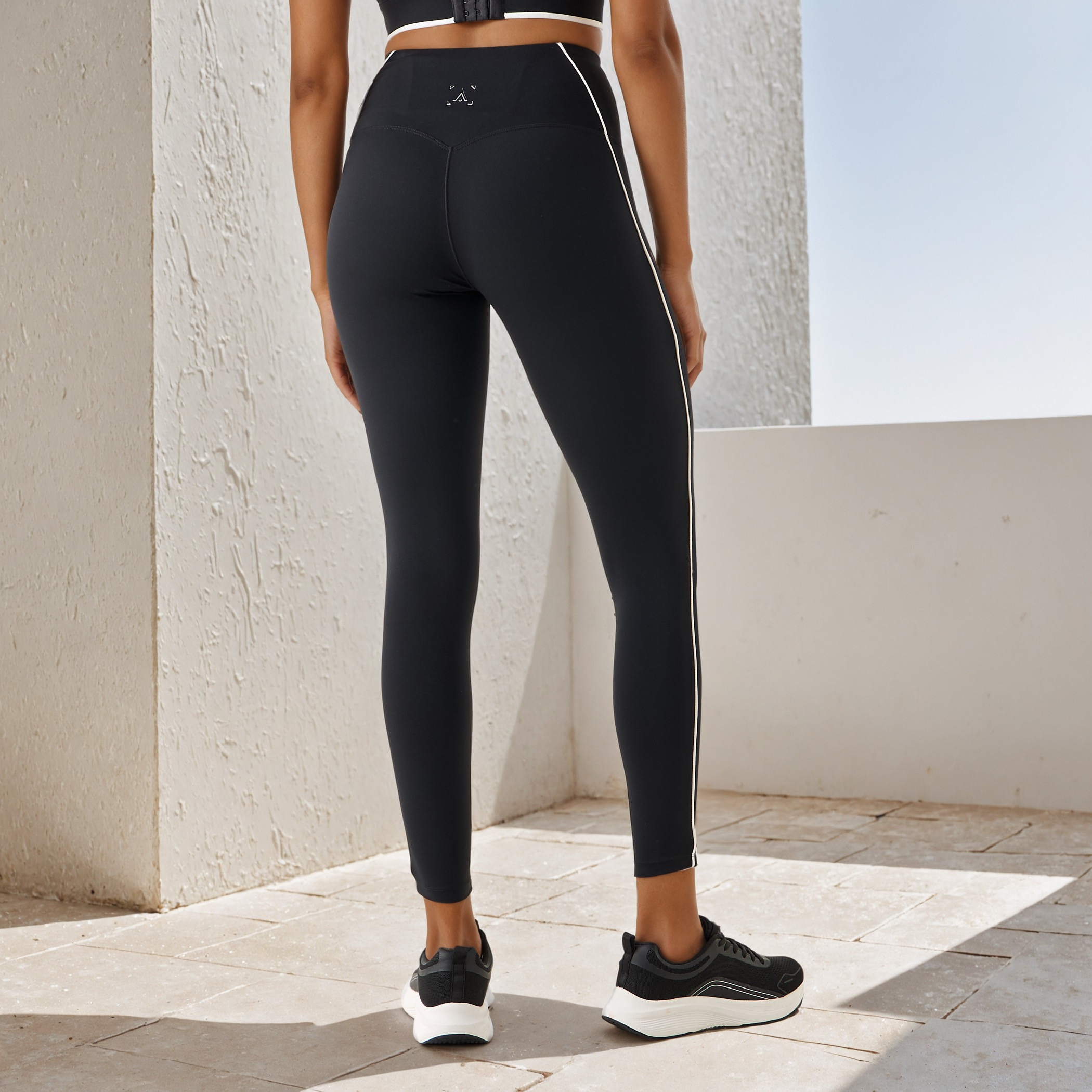 Contrast Piping Detail Leggings-sports-women-clothing-activewearleggings-image-3