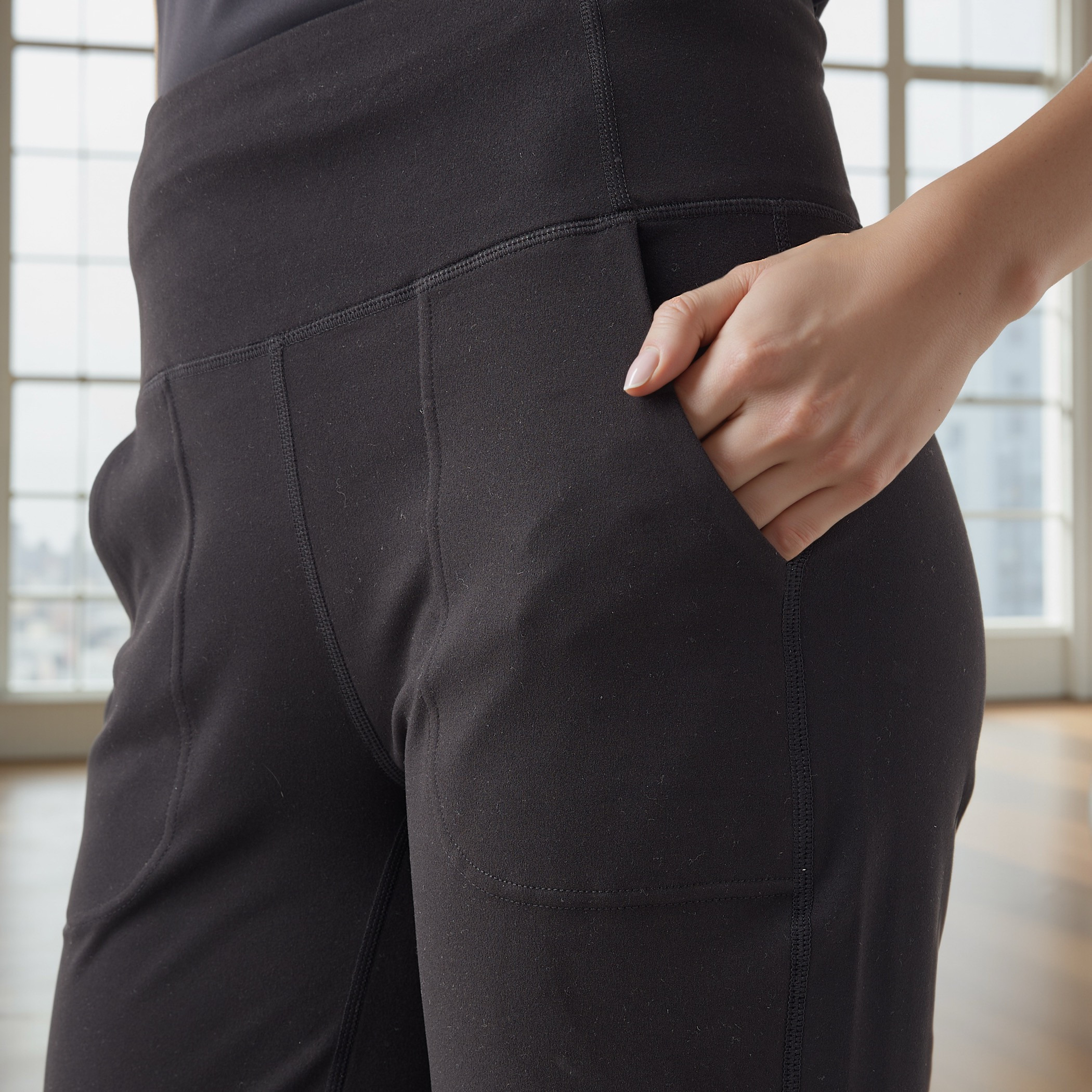 بنطلون واسع الساقين بخصر مطاطي وجيوب-sports-women-clothing-activewearleggings-image-4