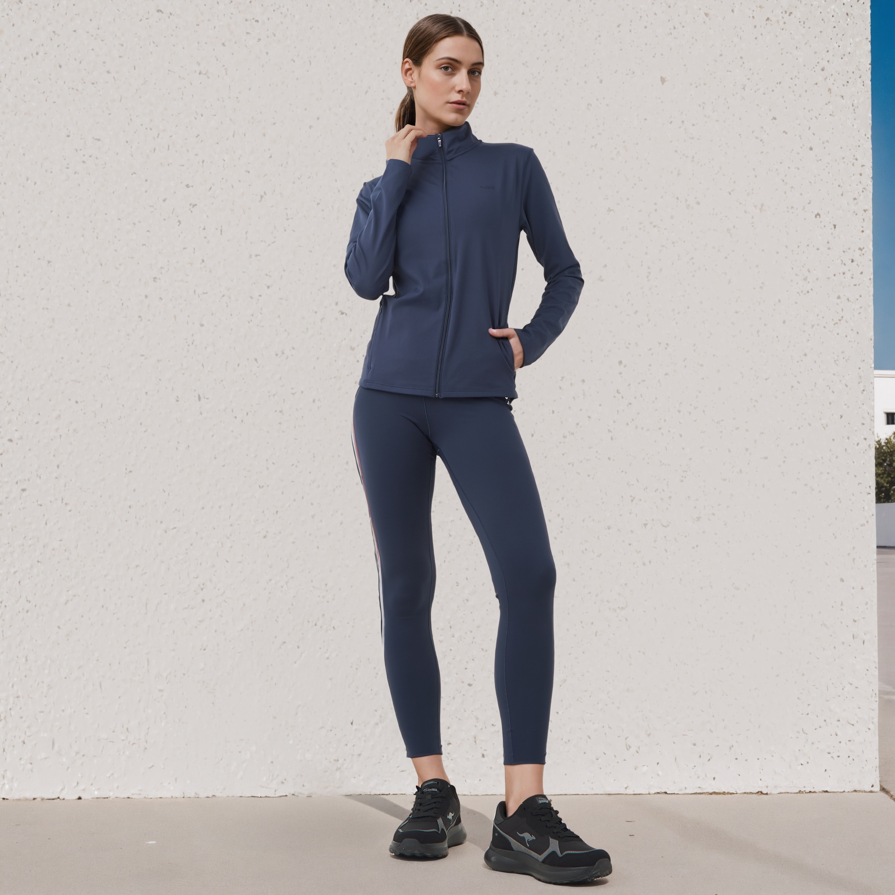 جاكيت بسحاب أمامي وجيوب-women-clothing-sportswearandactivewear-coatsandjackets-jackets-image-4