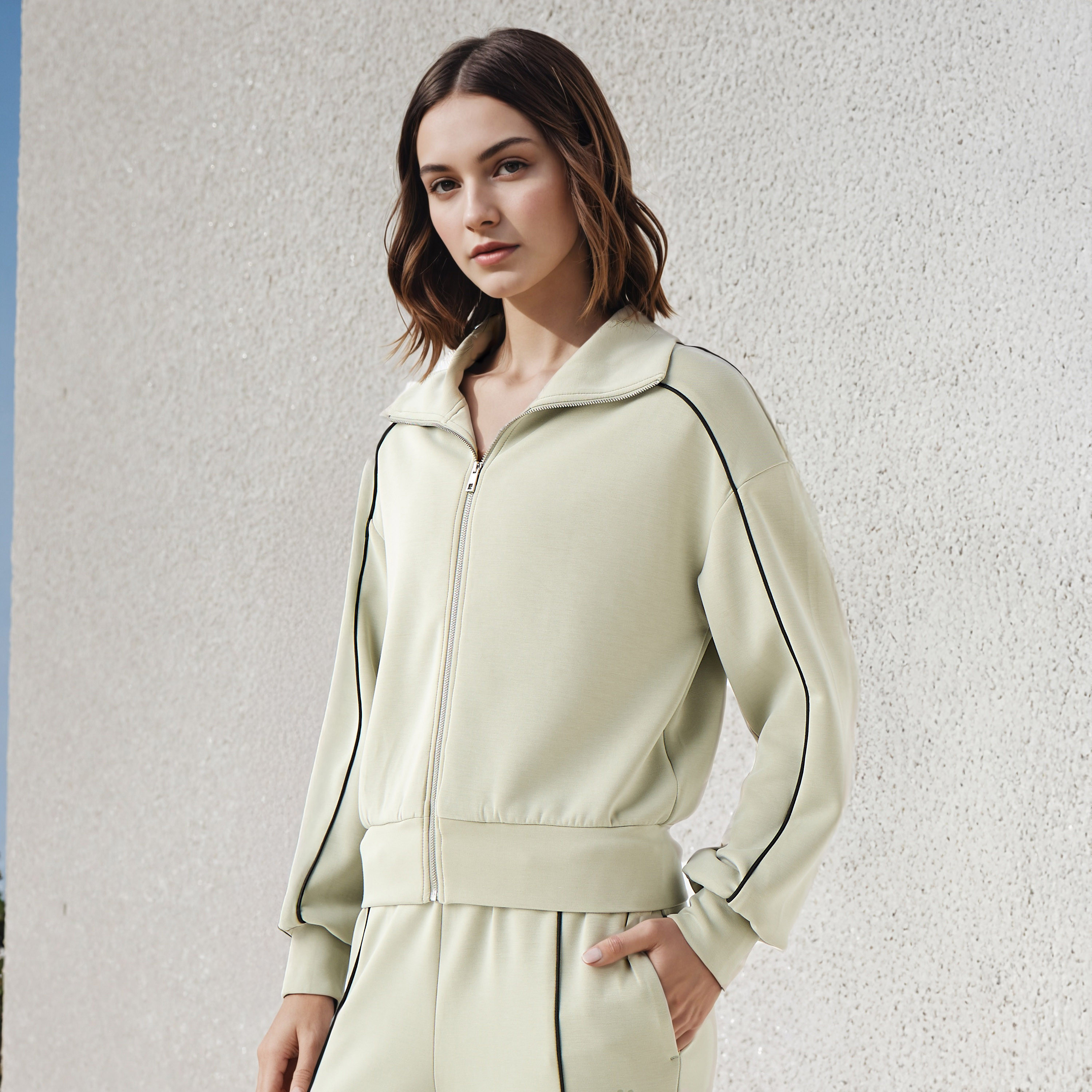 جاكيت بسحاب إغلاق وخيوط بارزة من كابا-women-clothing-sportswearandactivewear-coatsandjackets-jackets-image-5