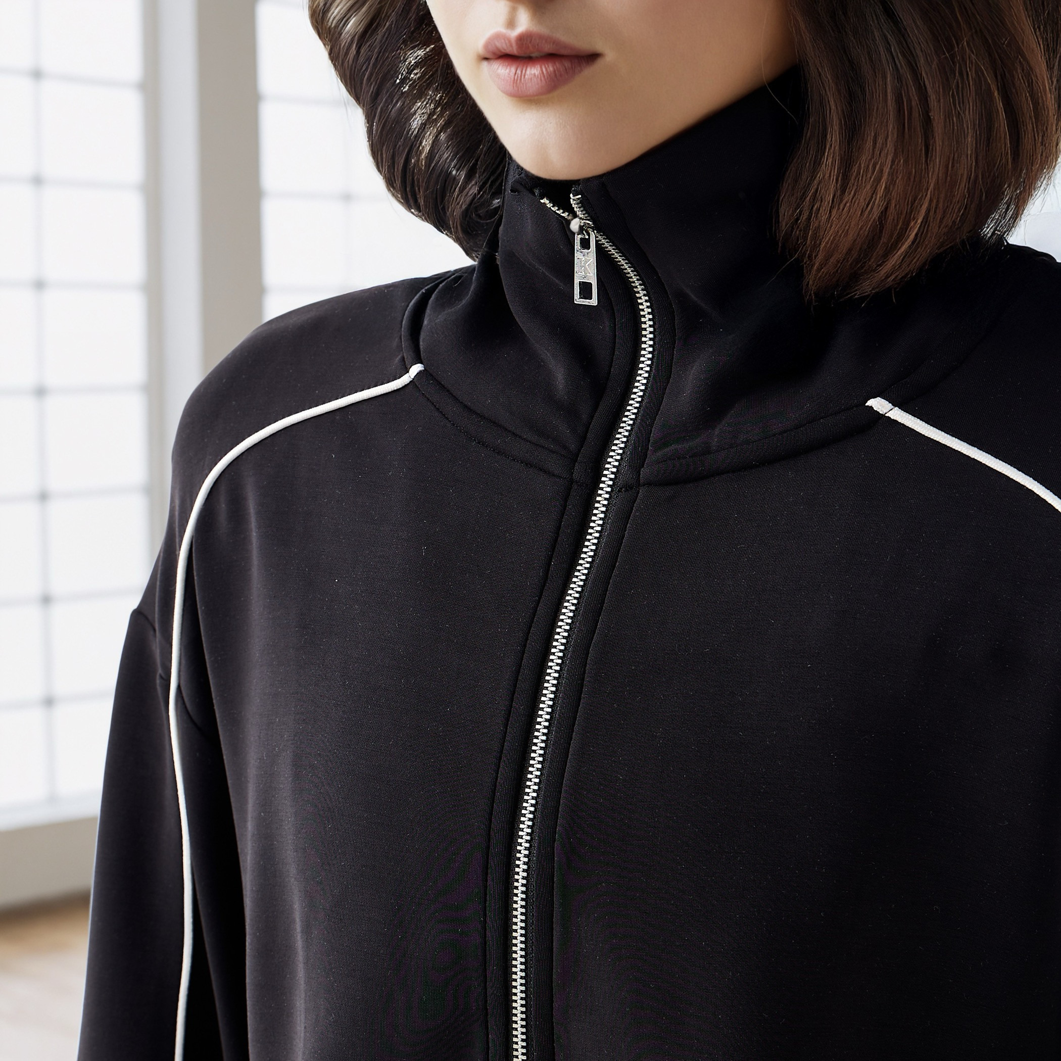 جاكيت بسحاب إغلاق وخيوط بارزة من كابا-sports-women-clothing-coatsandjackets-jackets-image-4