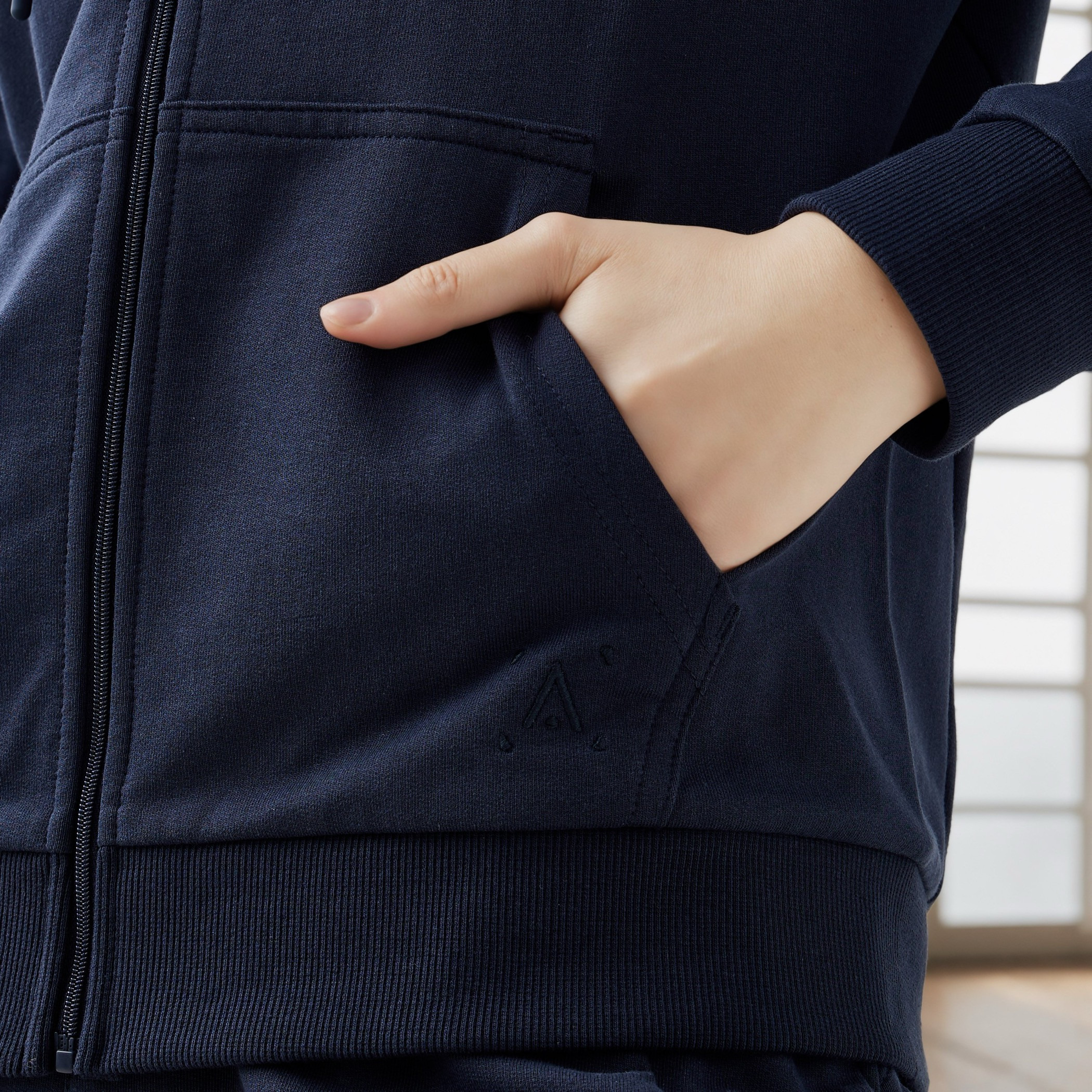 Hooded Jacket with Zip Closure-women-clothing-sportswearandactivewear-coatsandjackets-jackets-image-5