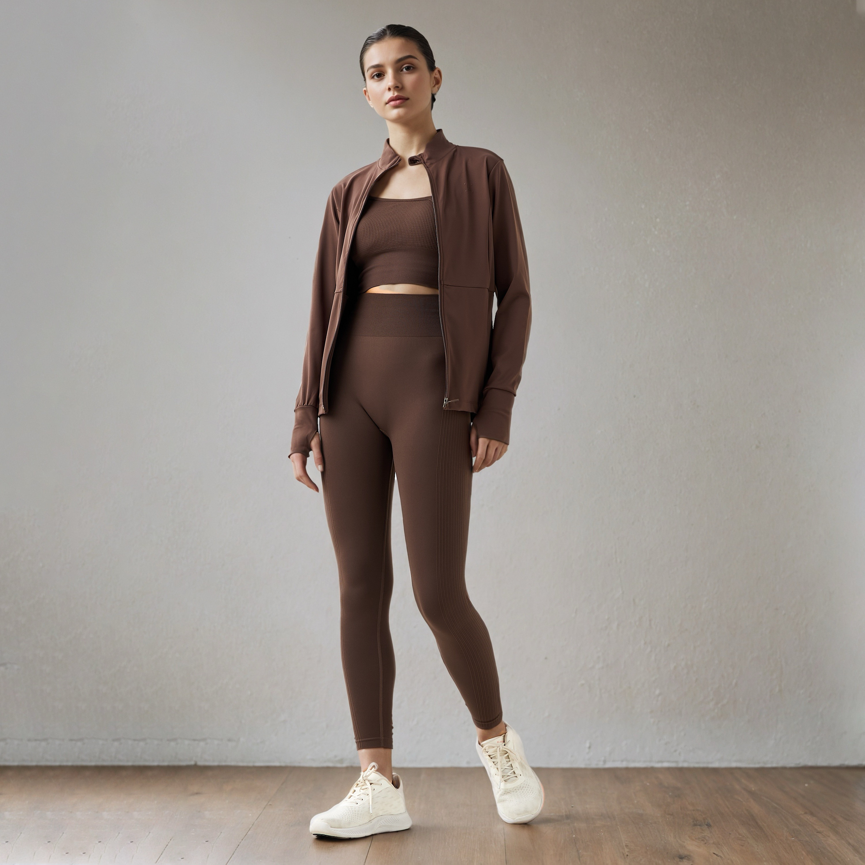 جاكيت بسحاب إغلاق وياقة عالية وتفاصيل فتحة إبهام-sports-women-clothing-coatsandjackets-jackets-image-2