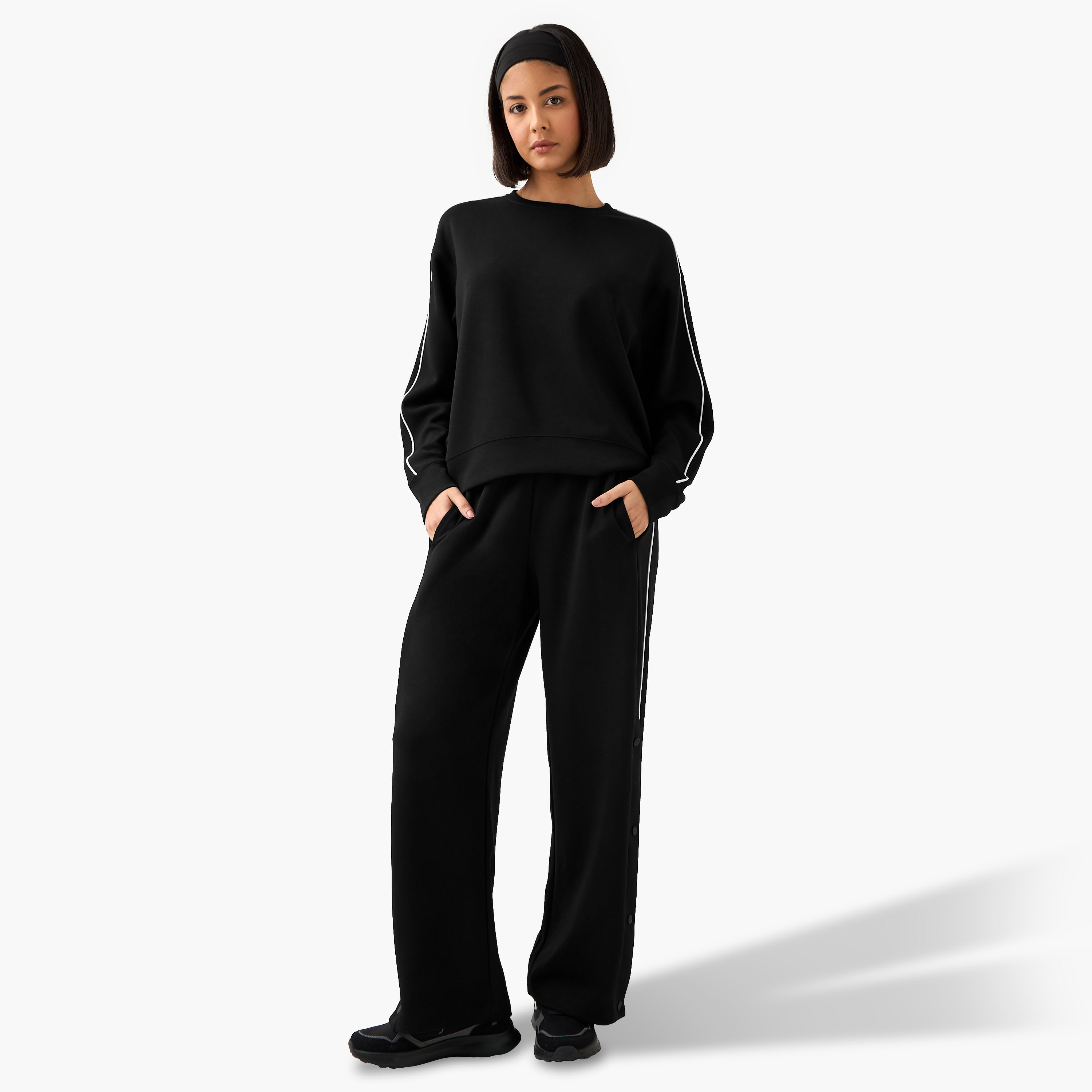 Women Regular Fit Joggers with Button Detail-women-clothing-sportswearandactivewear-bottoms-joggersandtrackpants-image-2