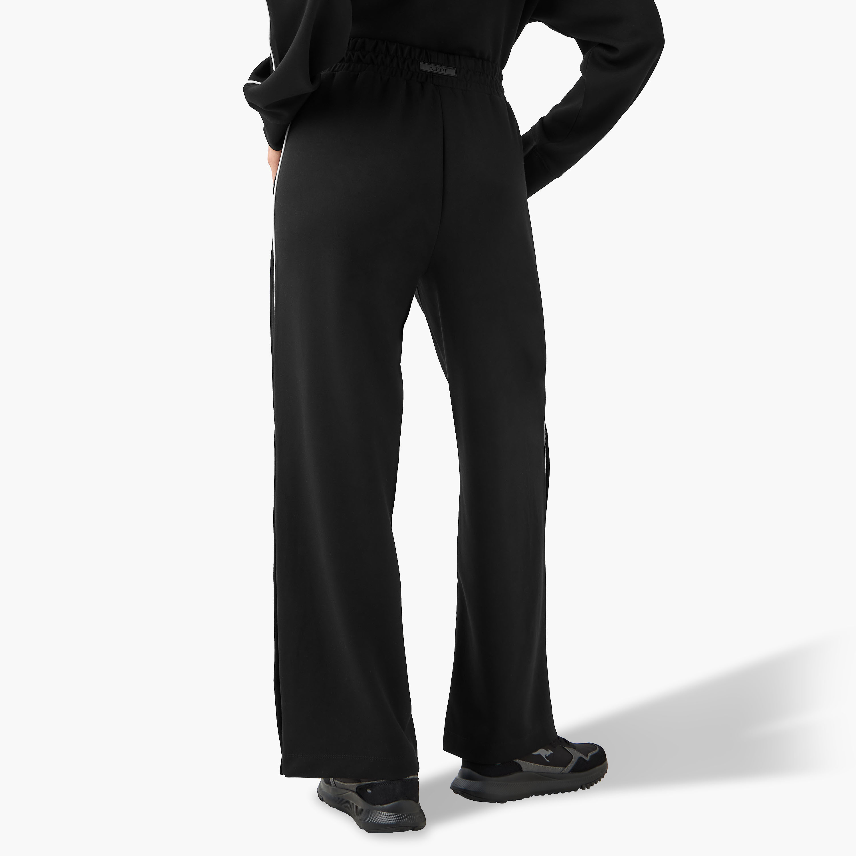 Women Regular Fit Joggers with Button Detail-women-clothing-sportswearandactivewear-bottoms-joggersandtrackpants-image-4