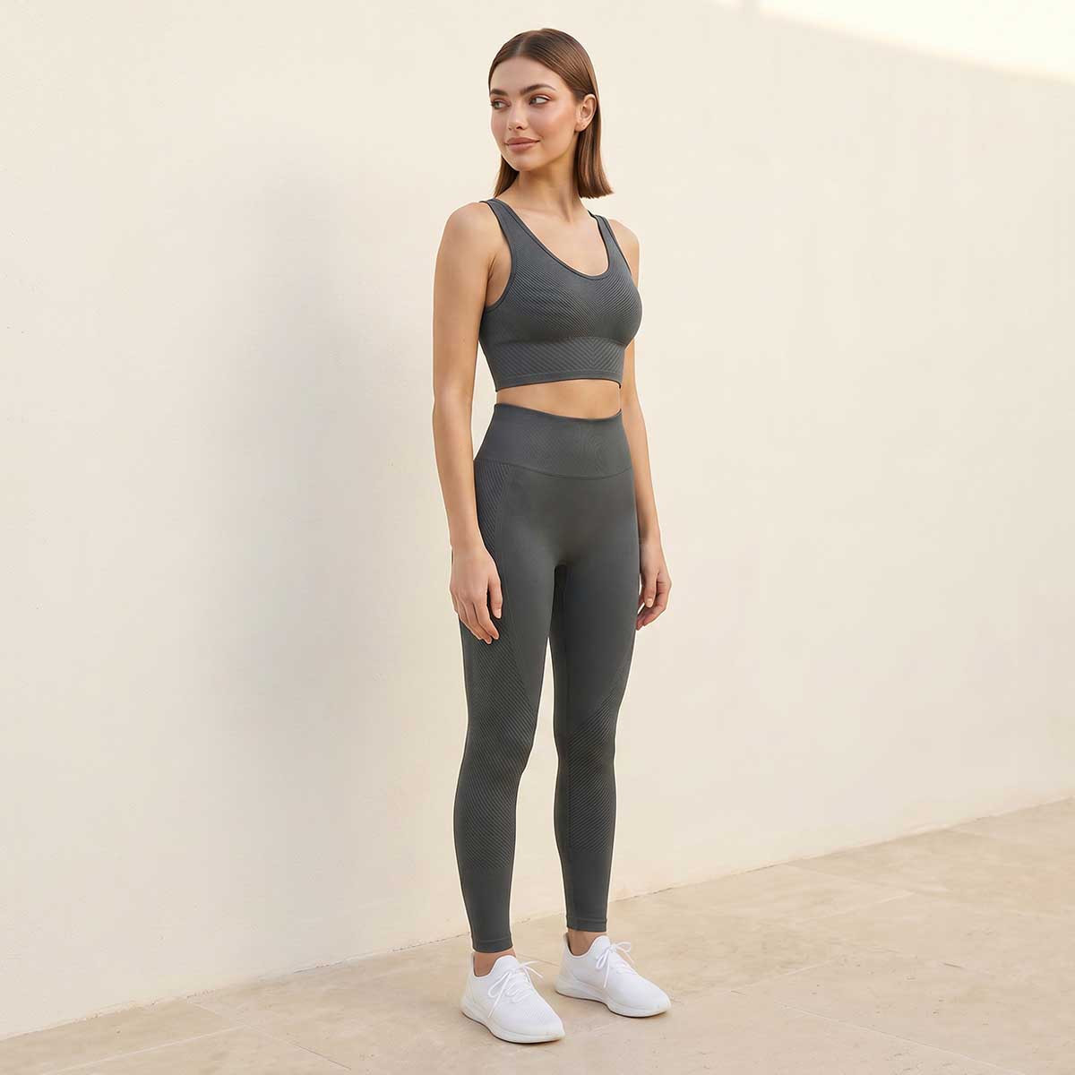 صدرية رياضية بملمس ناعم وياقة V-women-clothing-lingerie-bras-image-3