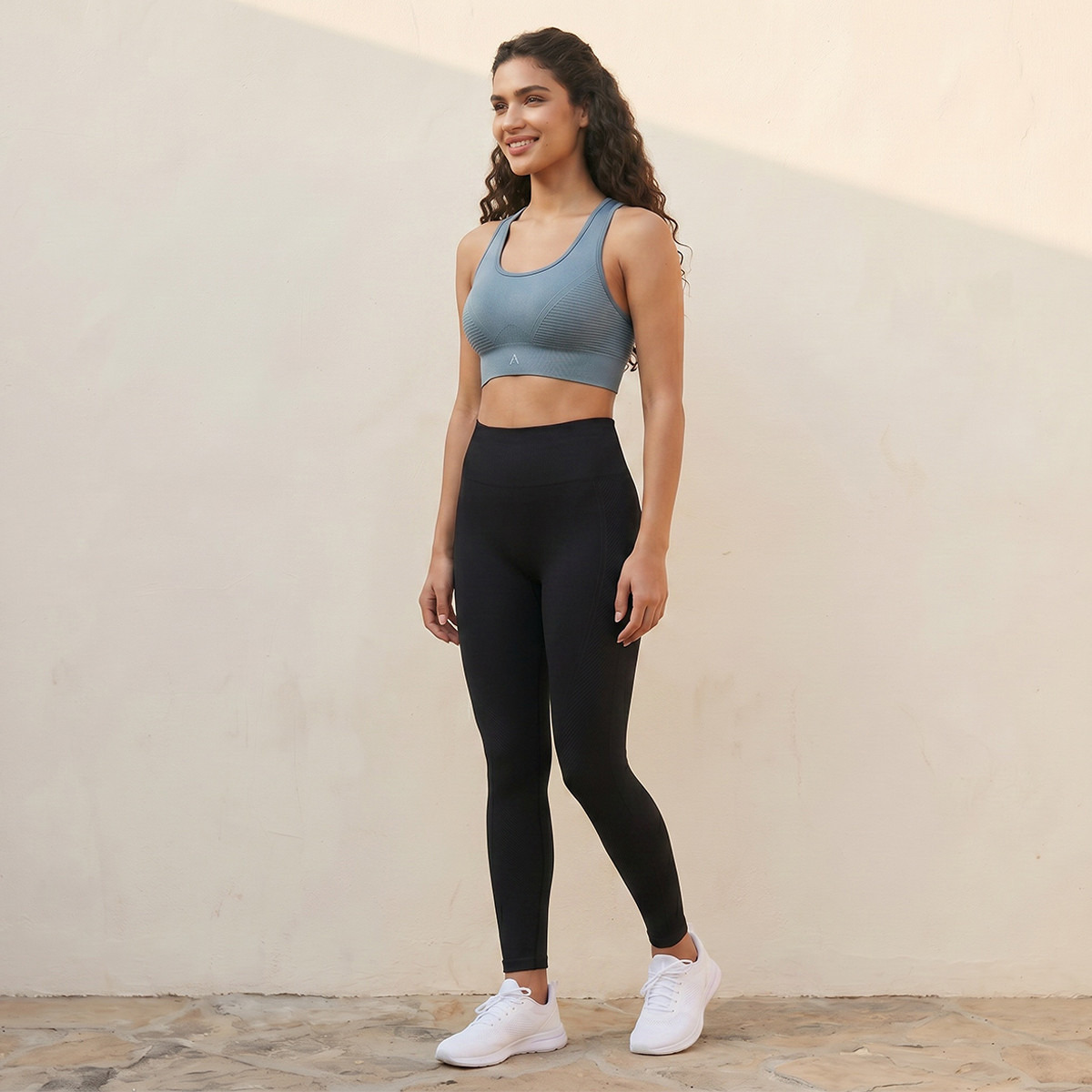 صدرية رياضية مرنة وبدون خياطة-women-clothing-lingerie-bras-image-3