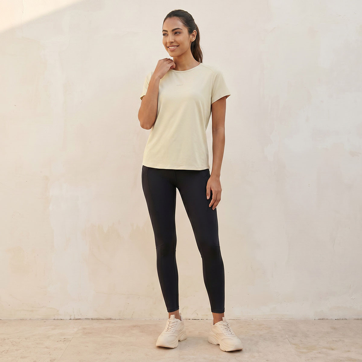 تيشيرت بيرفورمانس بارز الملمس-sports-women-clothing-tshirtsandvests-image-3