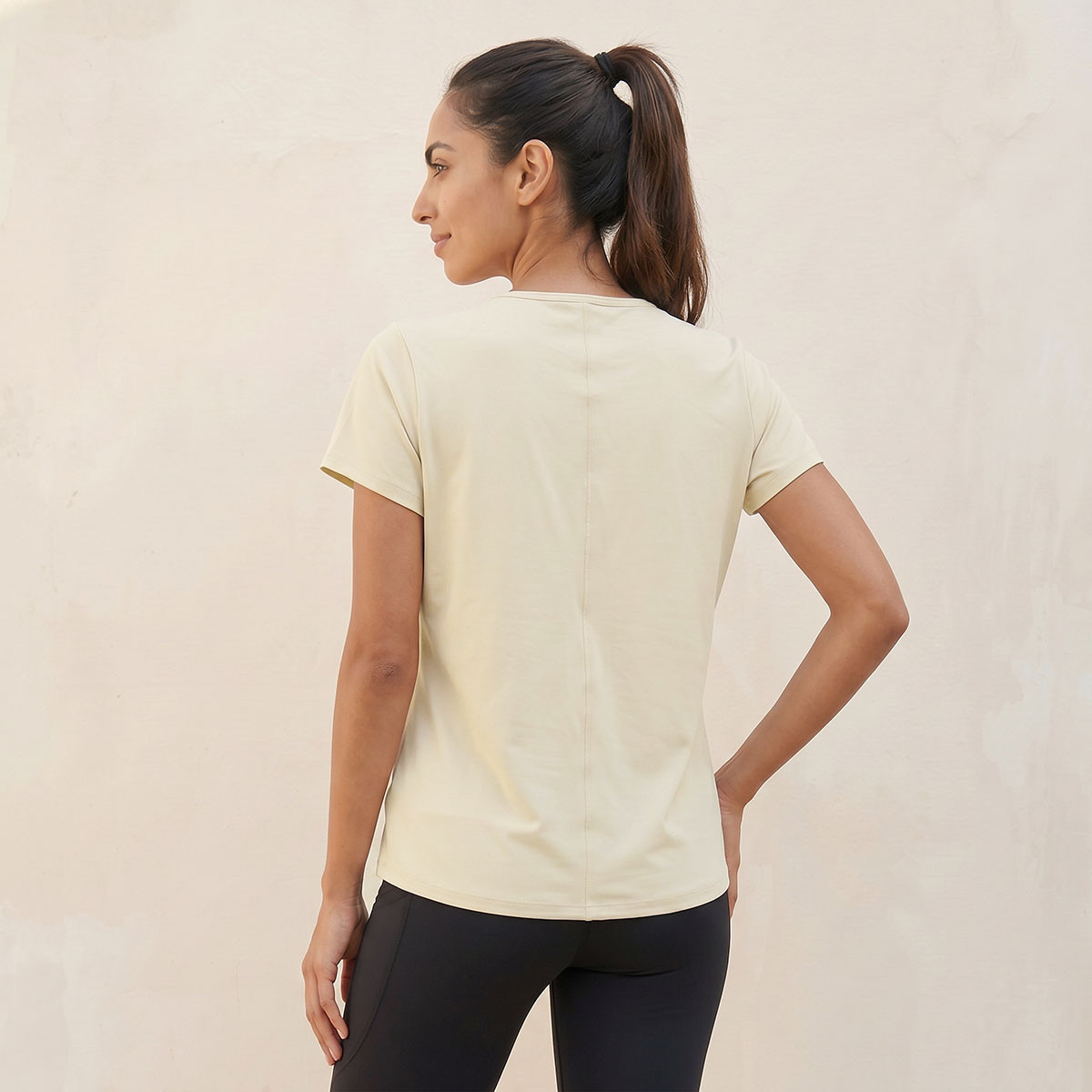 تيشيرت بيرفورمانس بارز الملمس-sports-women-clothing-tshirtsandvests-image-4