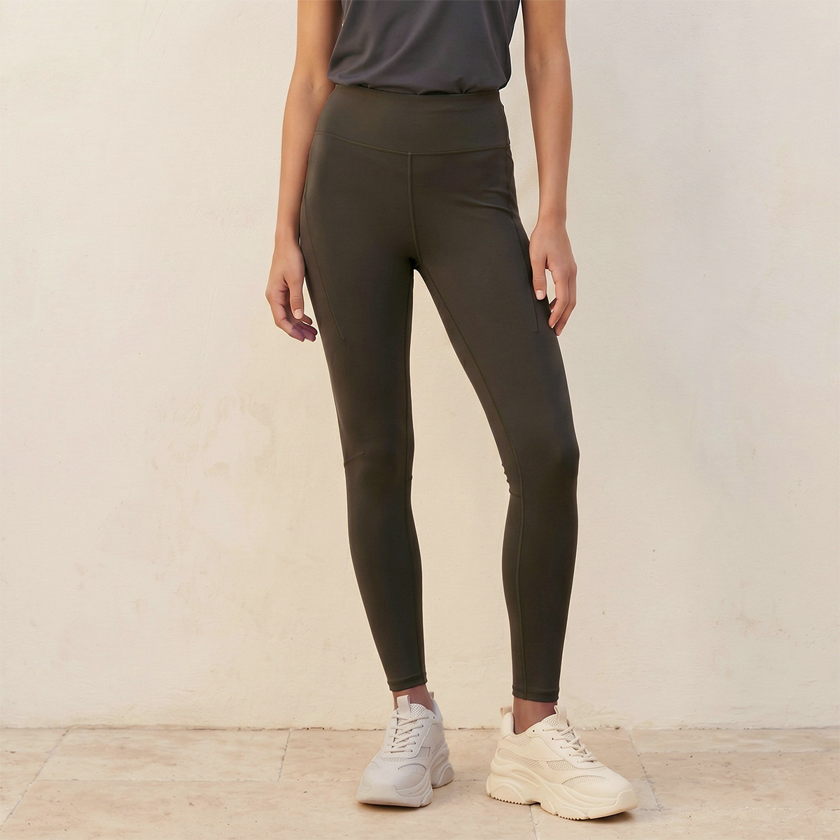 High-Waisted Super Stretch Leggings-women-clothing-sportswearandactivewear-bottoms-leggings-image-1